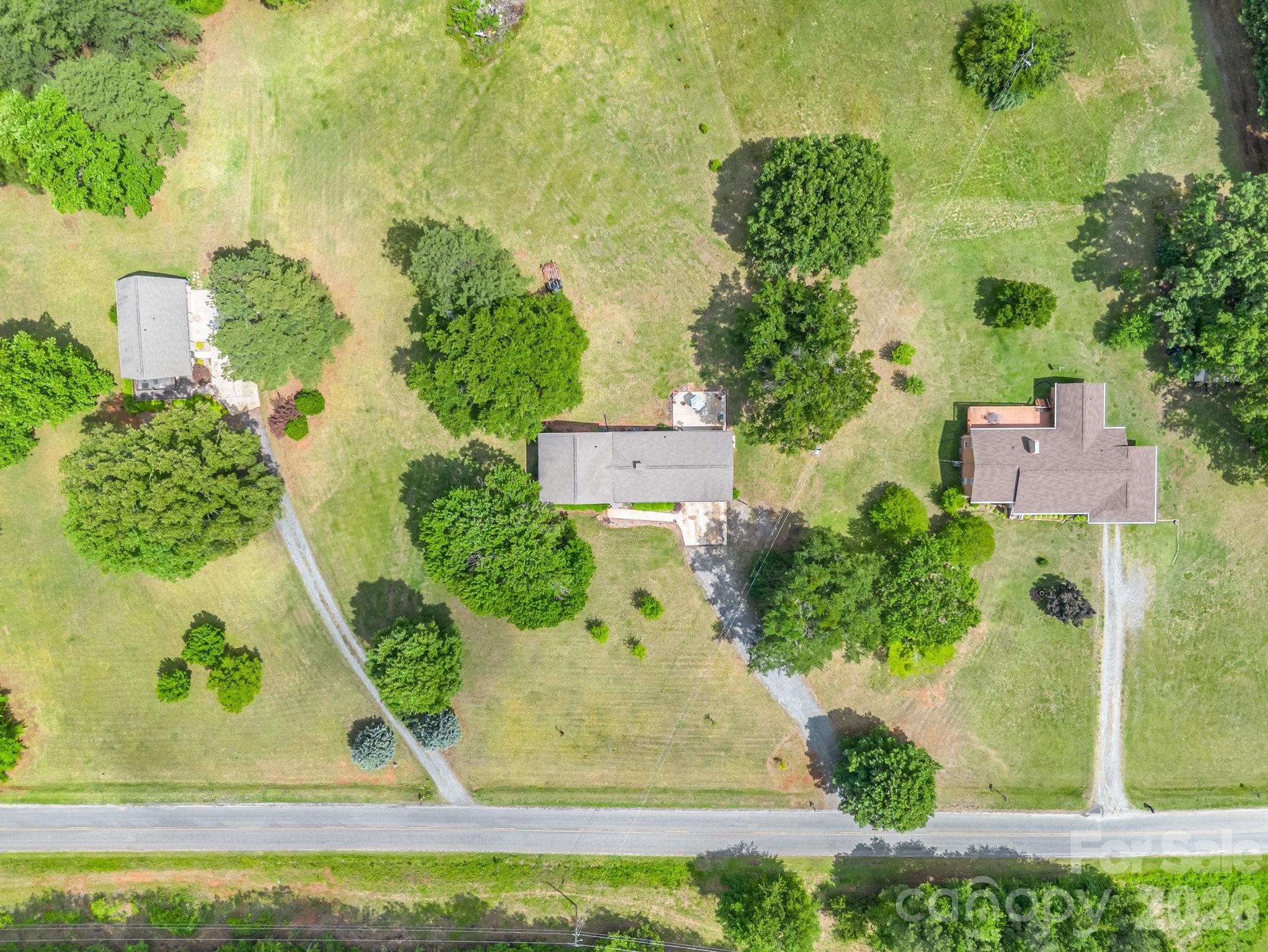 72 McEntire Road — Tryon