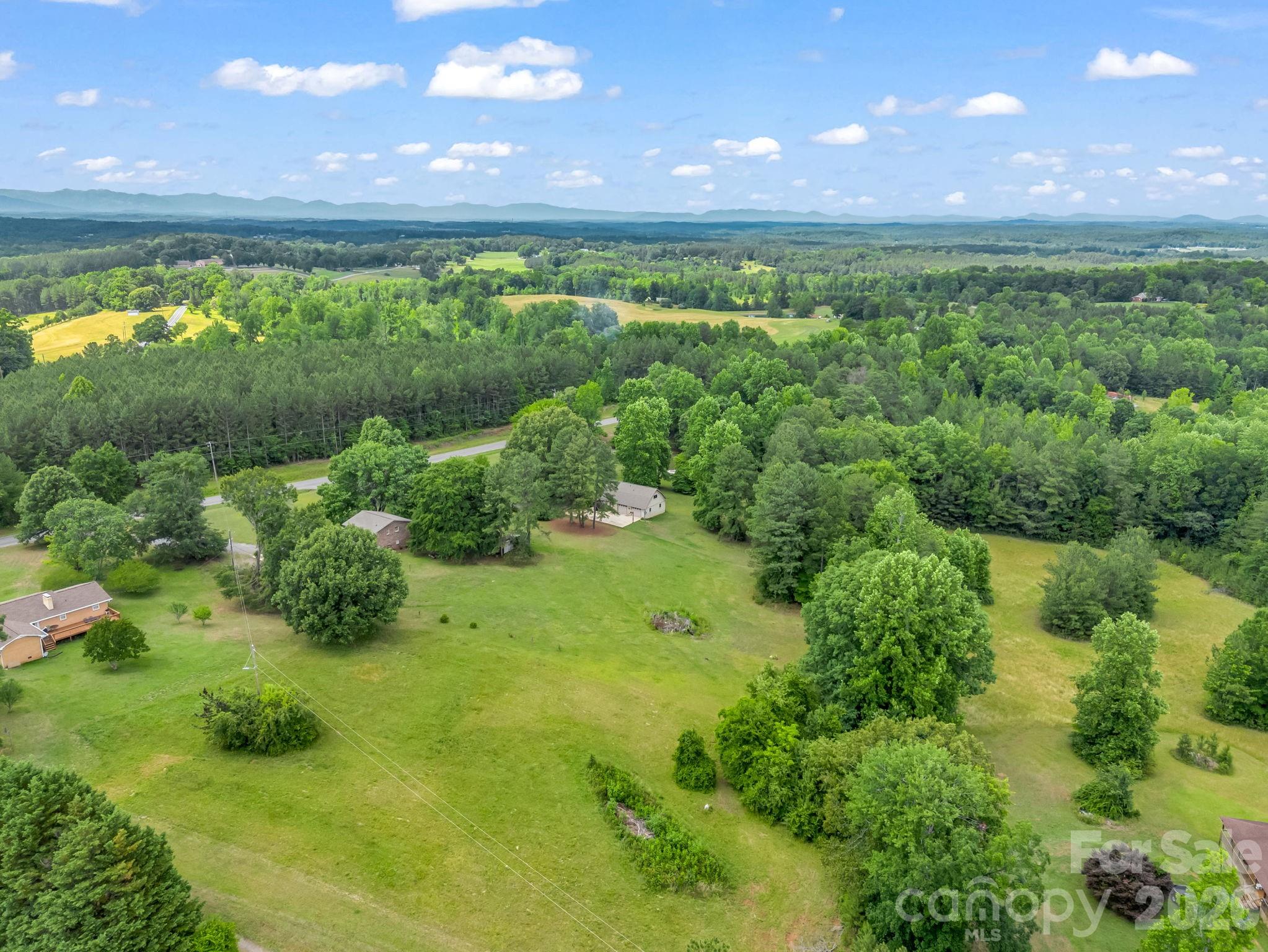 72 McEntire Road — Tryon