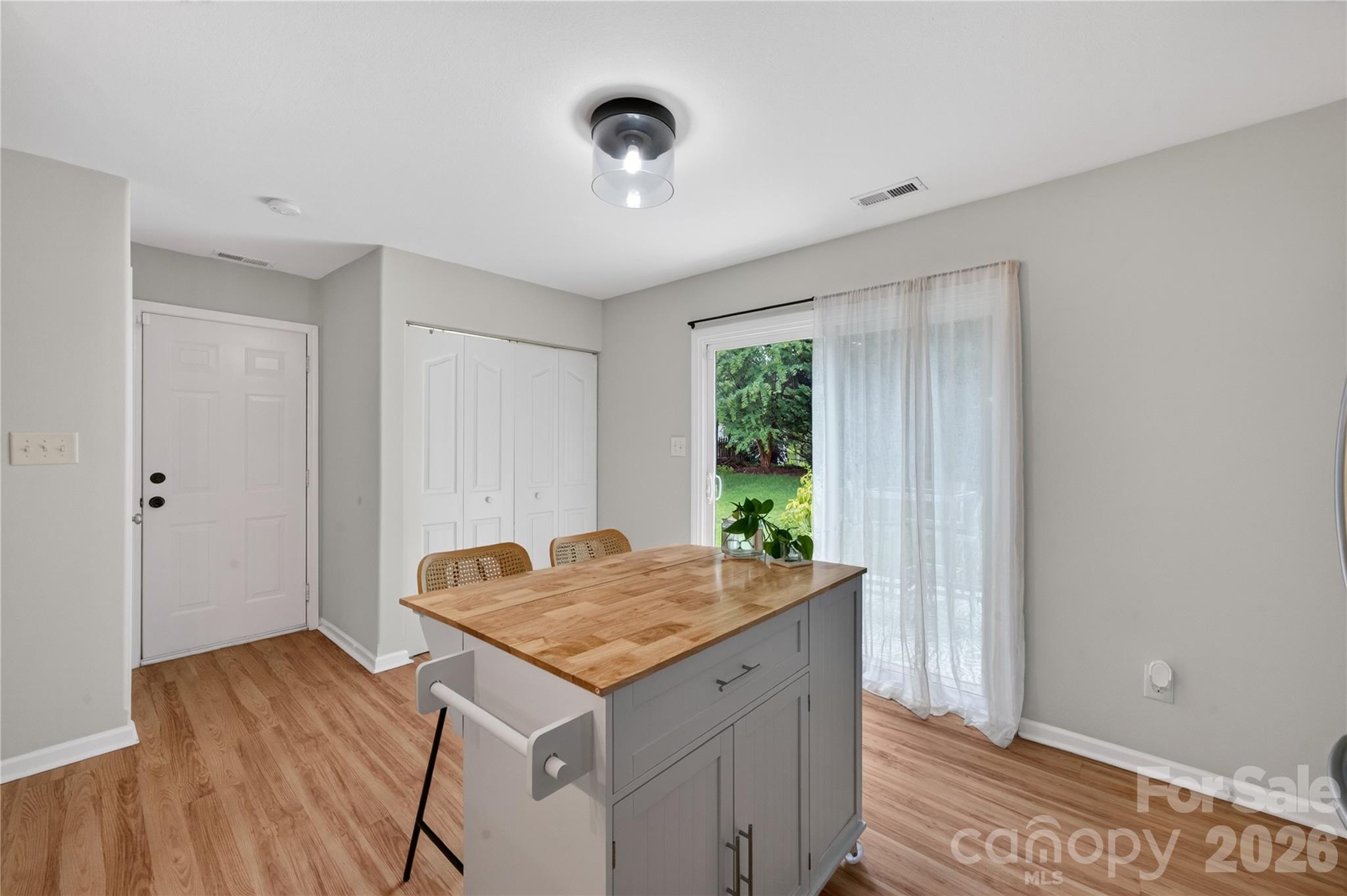5313 Silabert Avenue — Charlotte