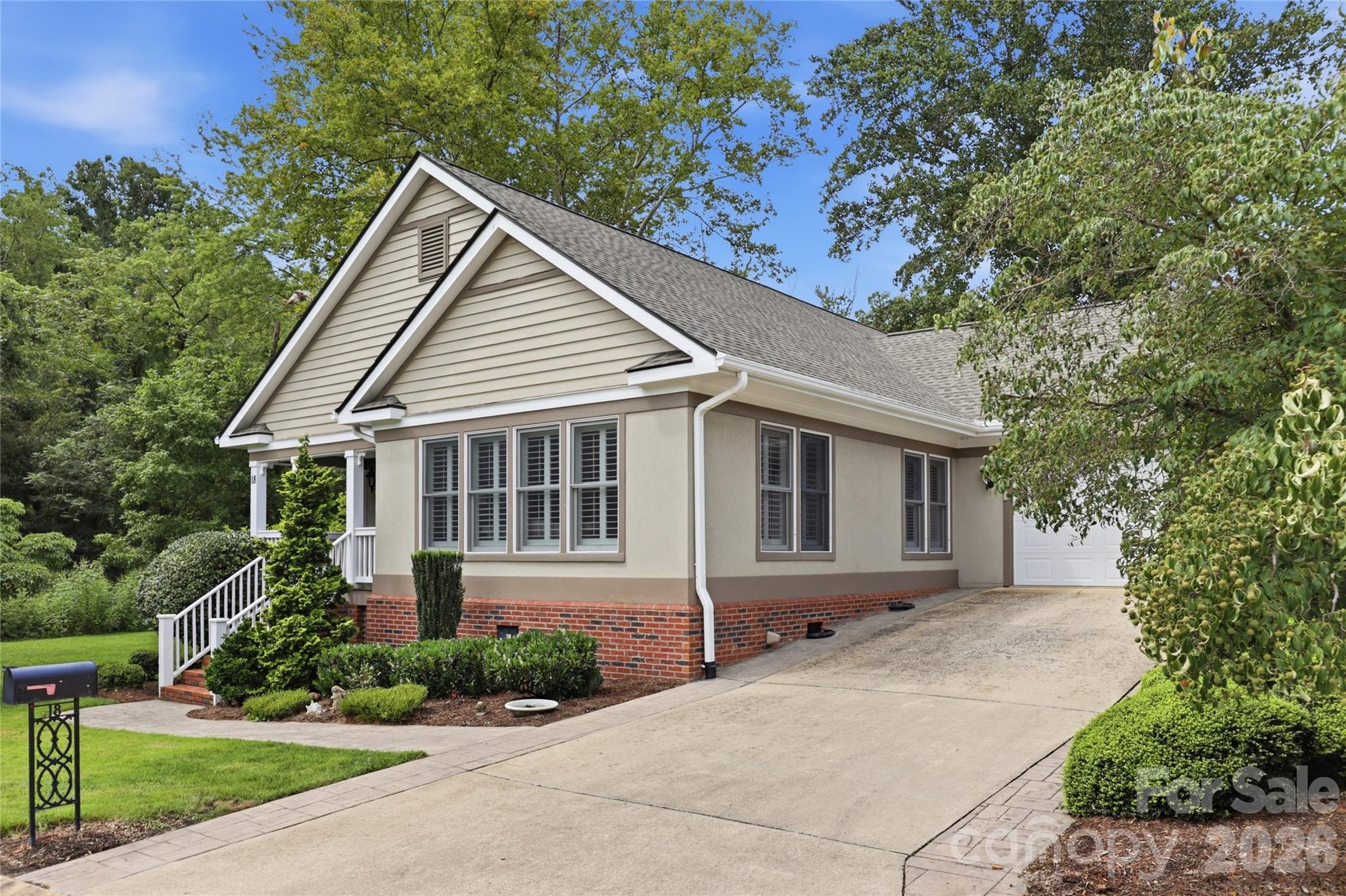 18 Creekside Way — Asheville