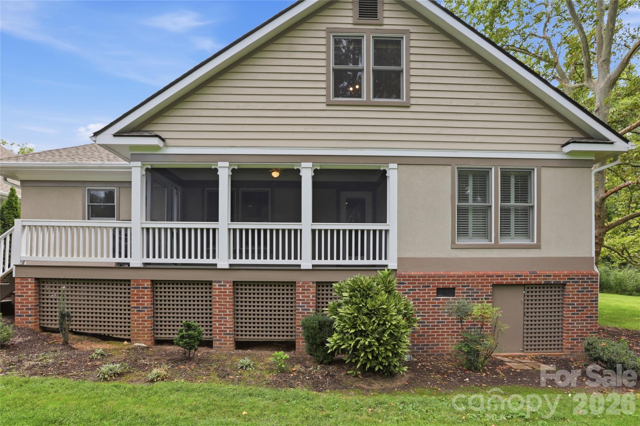 18 Creekside Way — Asheville