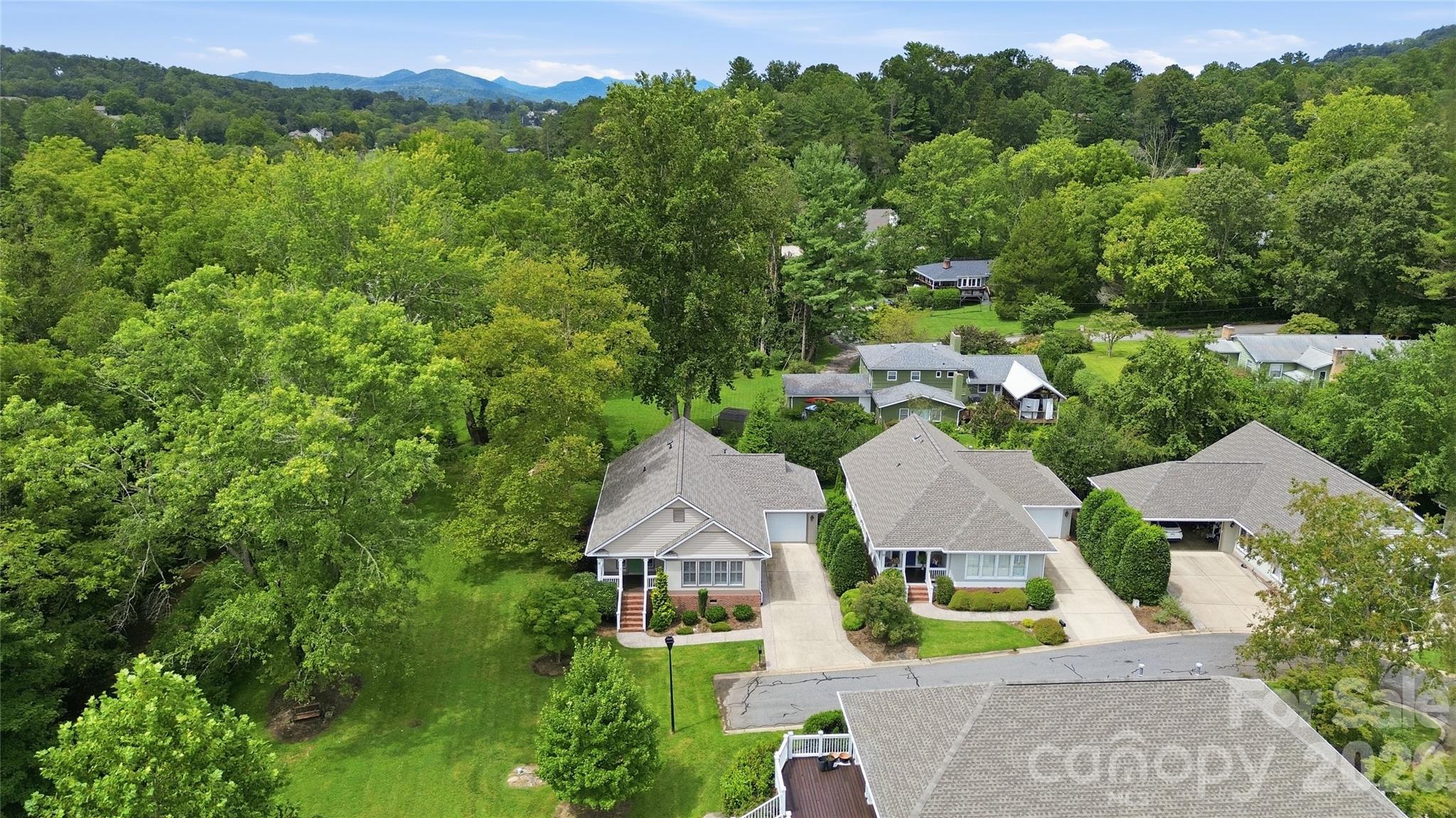 18 Creekside Way — Asheville