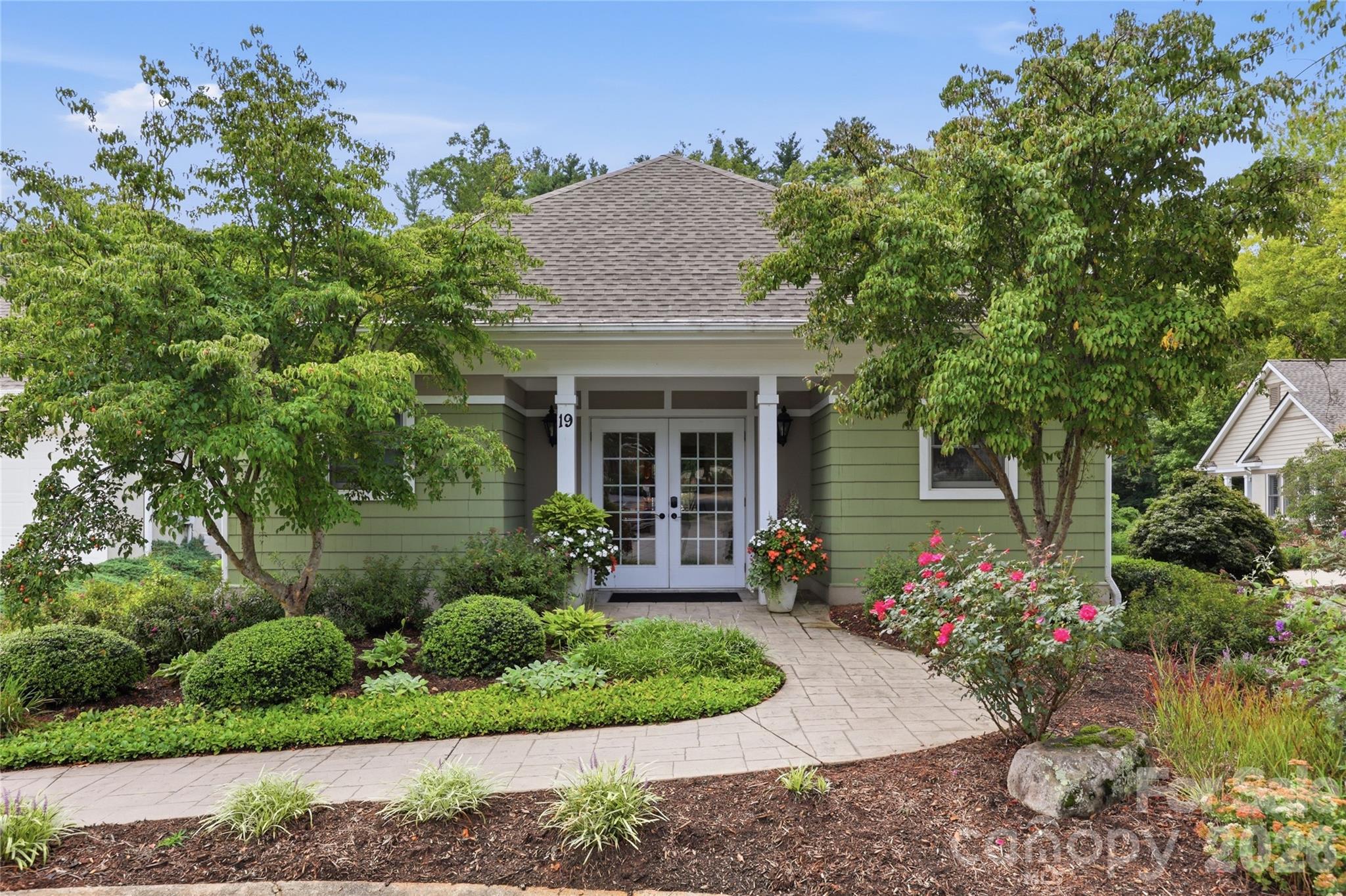 18 Creekside Way — Asheville