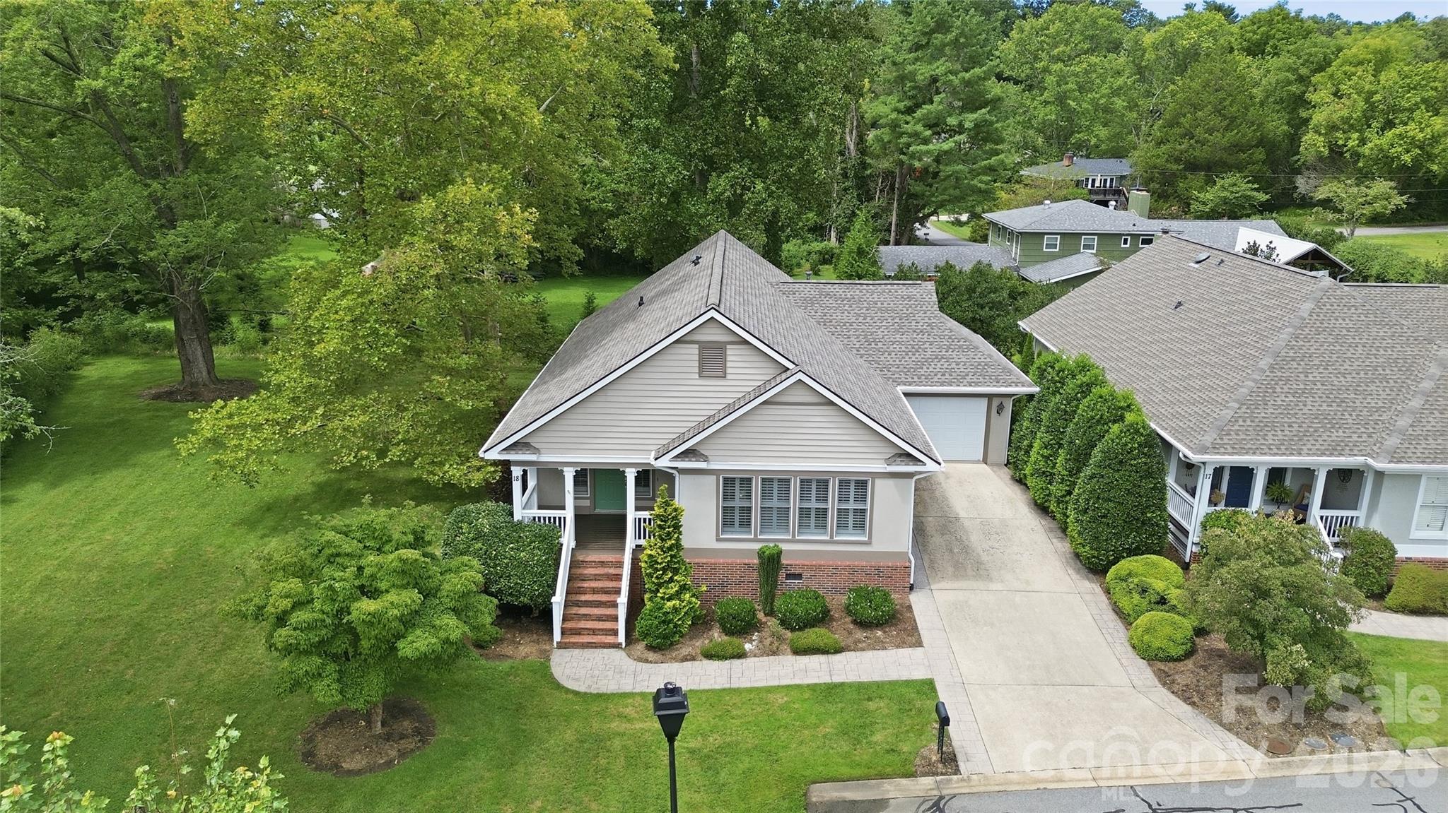 18 Creekside Way — Asheville