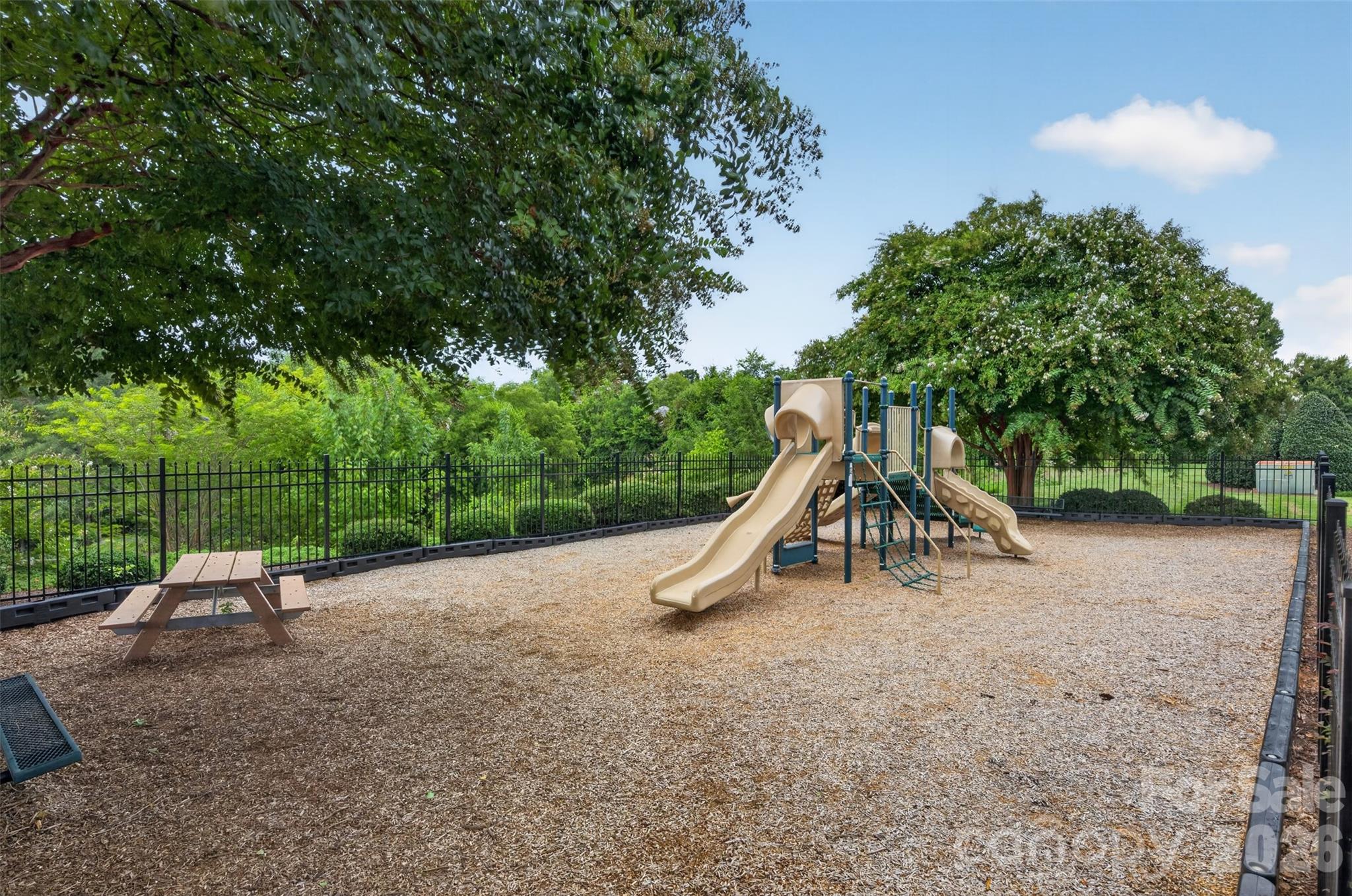 15829 Trenton Place Road — Huntersville