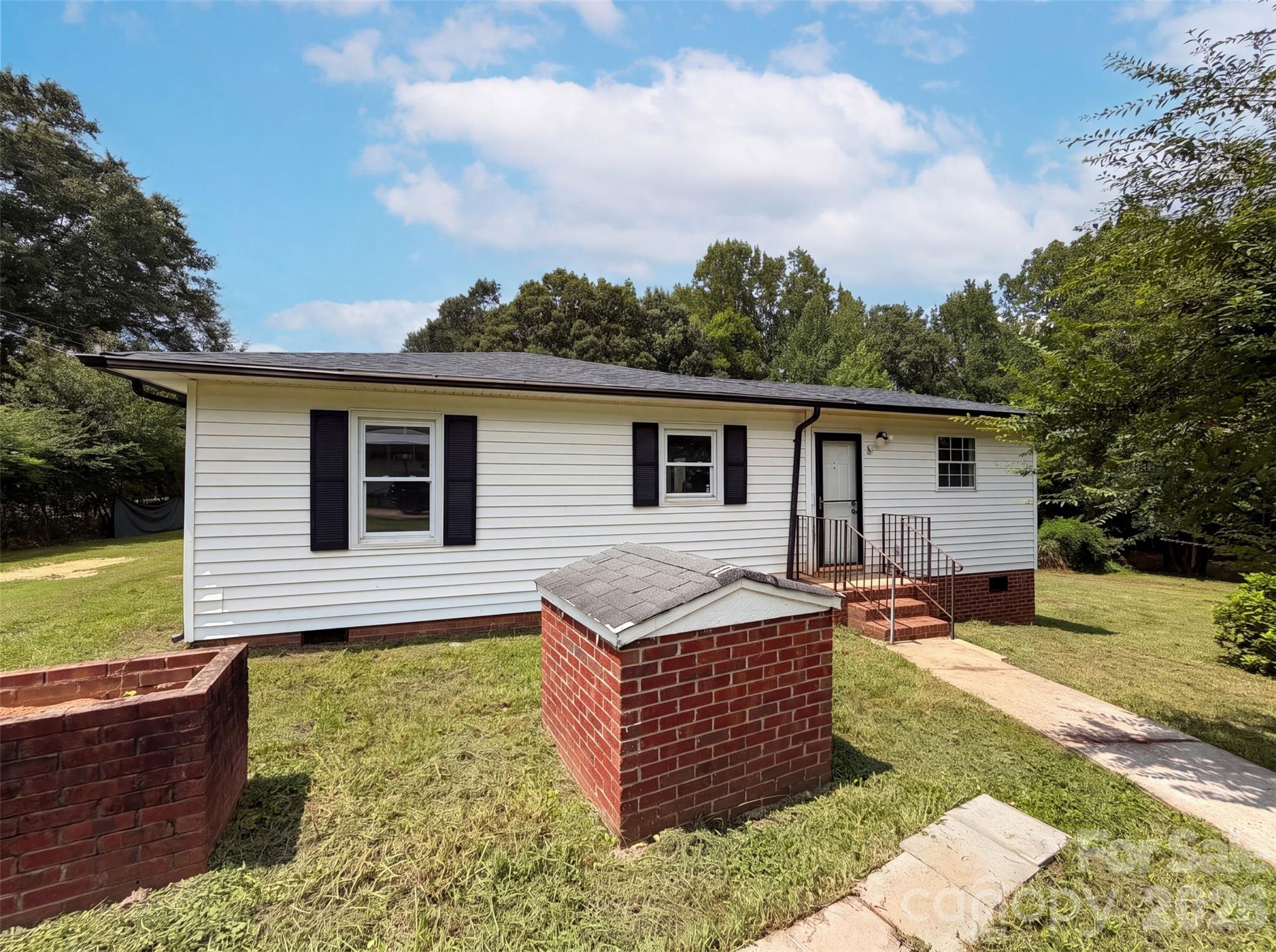 704 Morningside Drive — Mount Holly