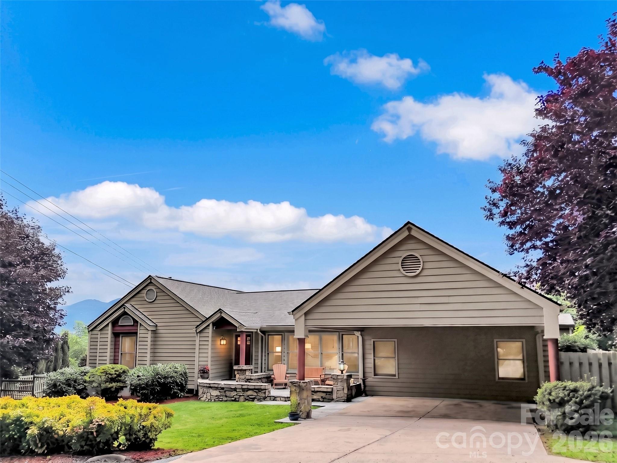 936 Little Mountain Road — Waynesville