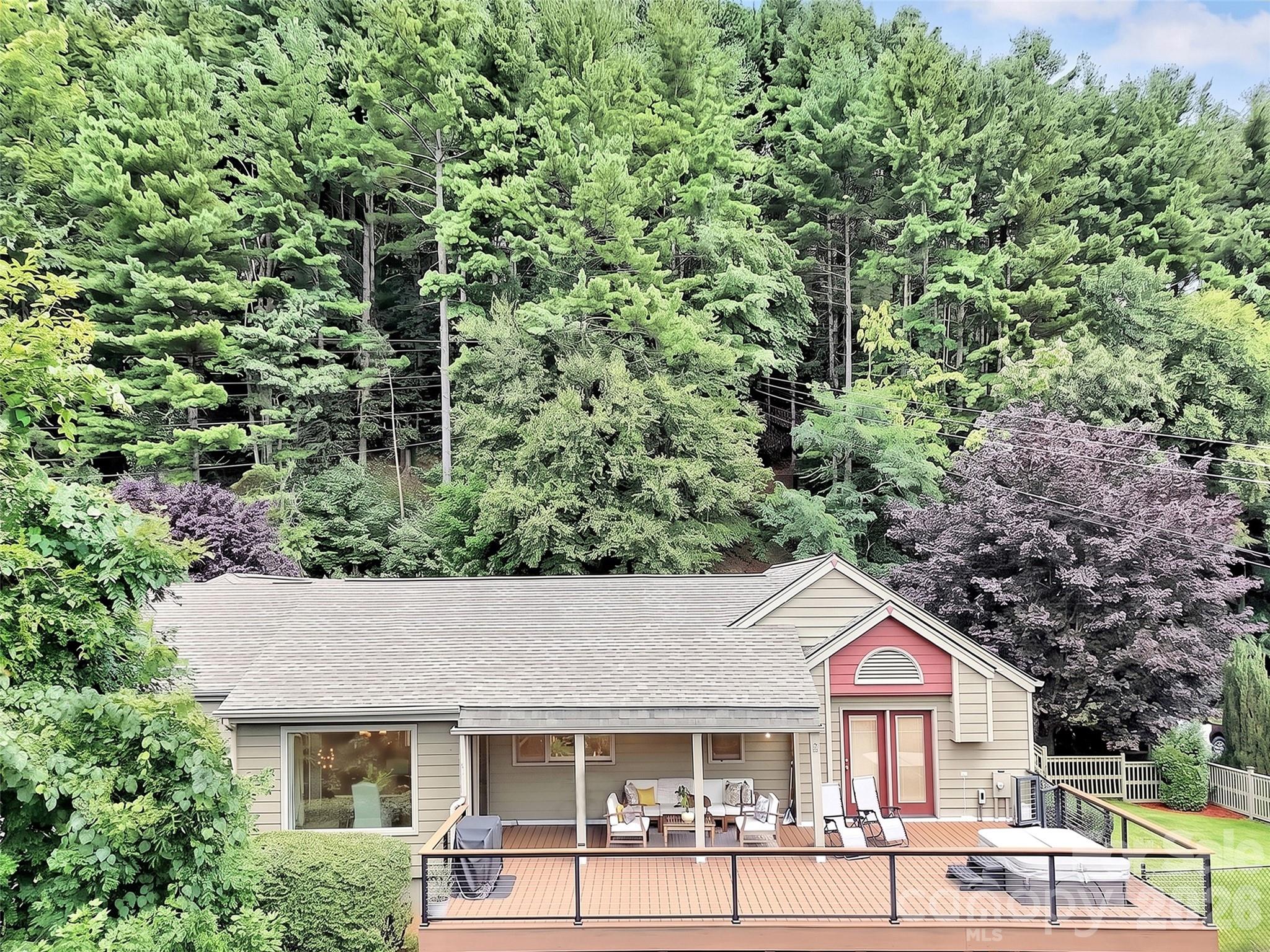 936 Little Mountain Road — Waynesville