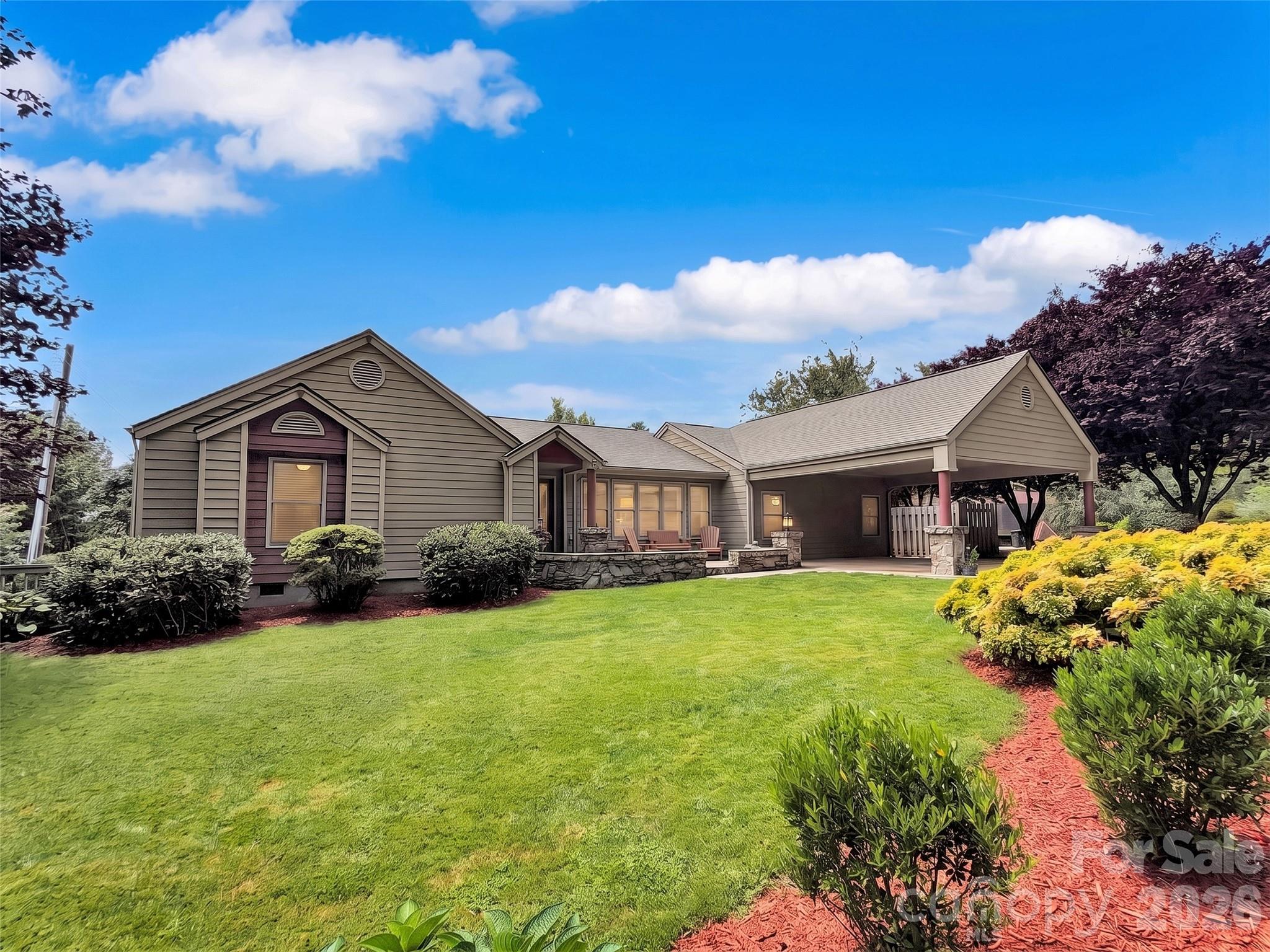 936 Little Mountain Road — Waynesville