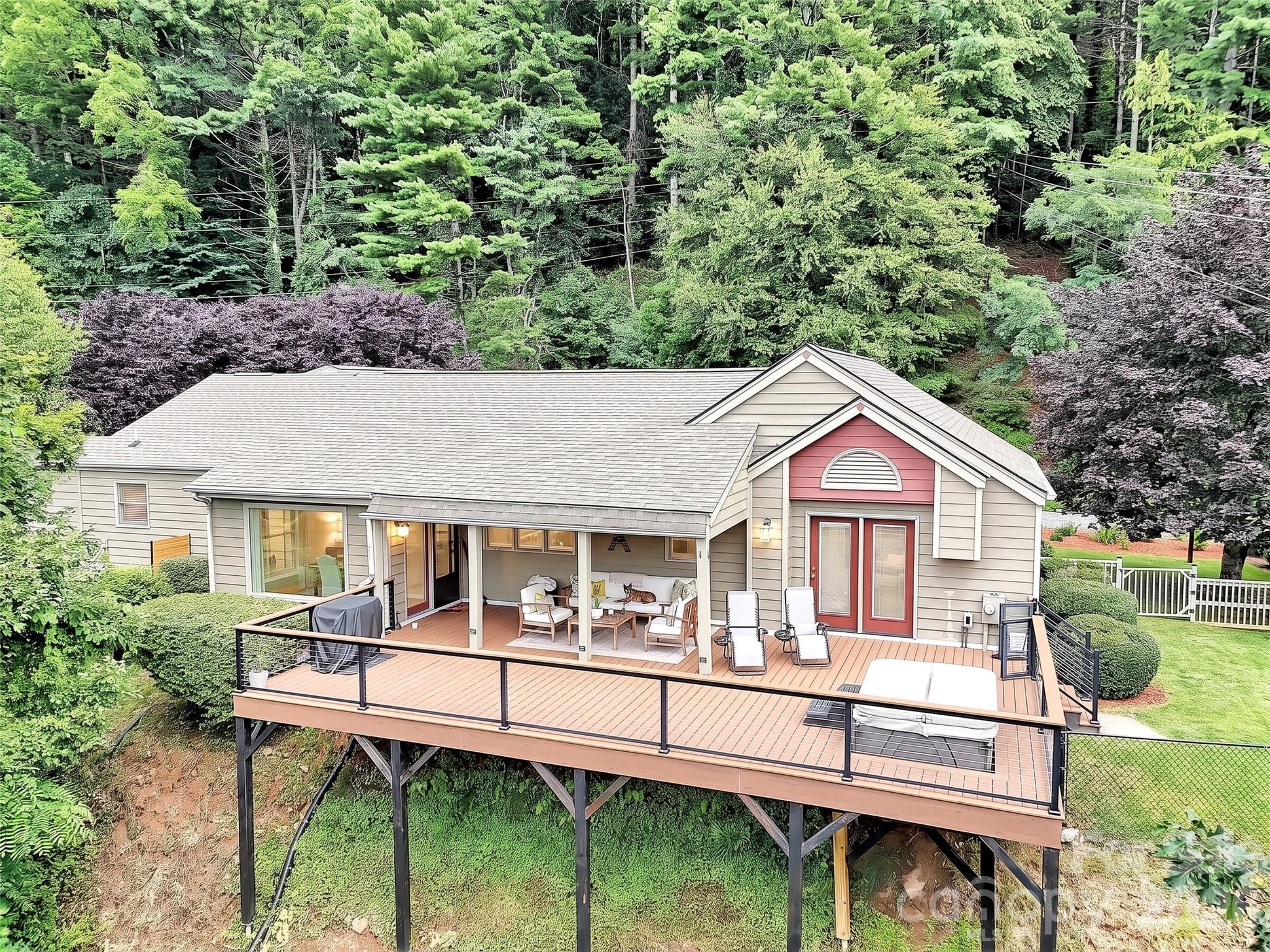 936 Little Mountain Road — Waynesville