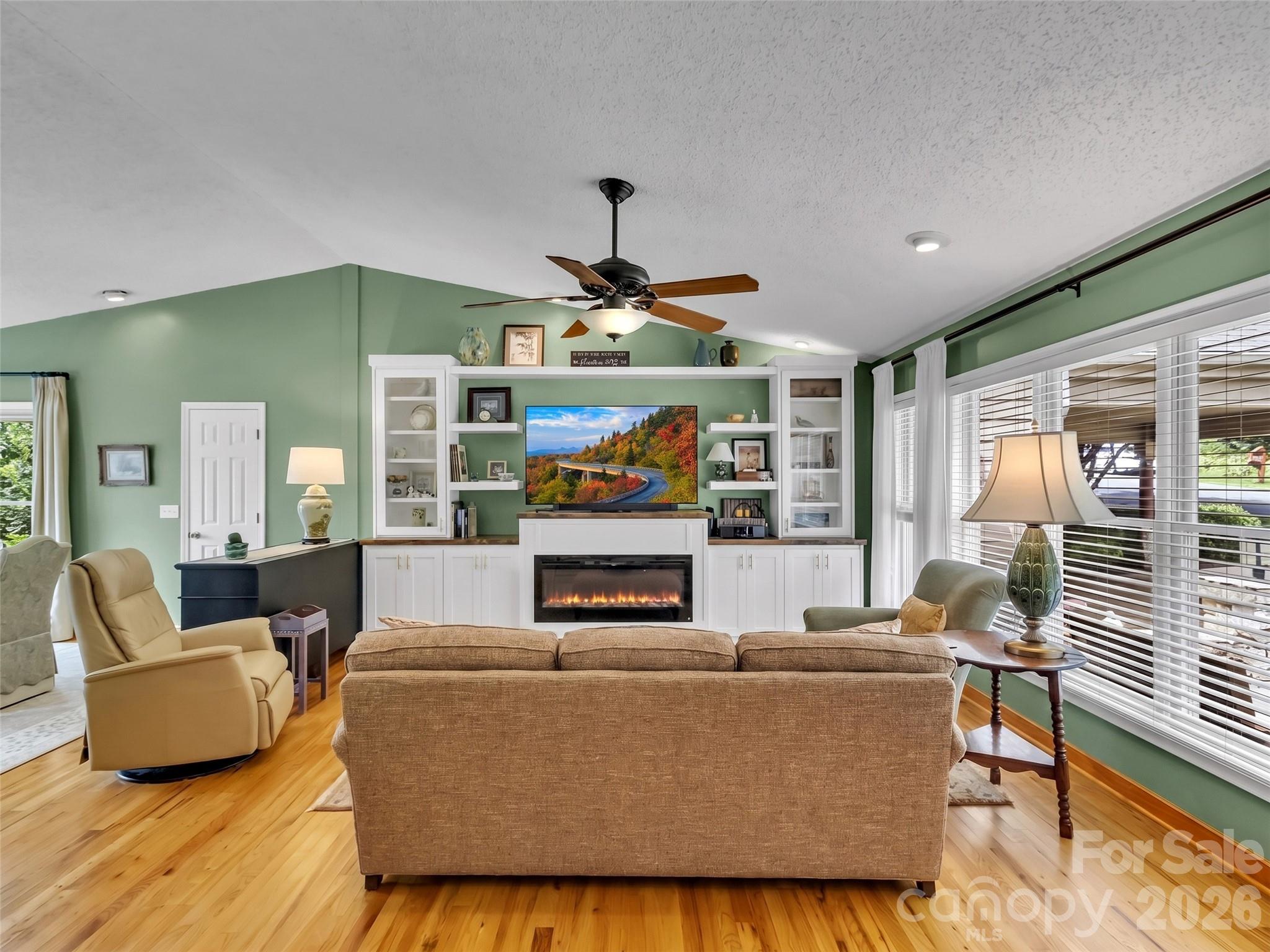 936 Little Mountain Road — Waynesville
