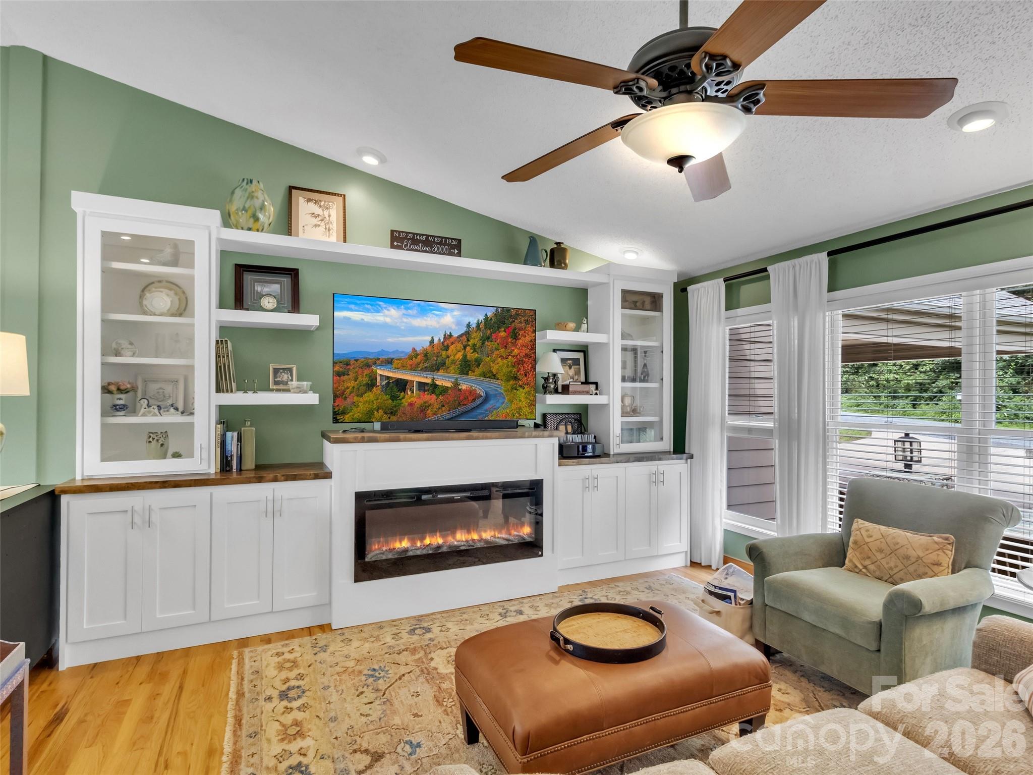 936 Little Mountain Road — Waynesville