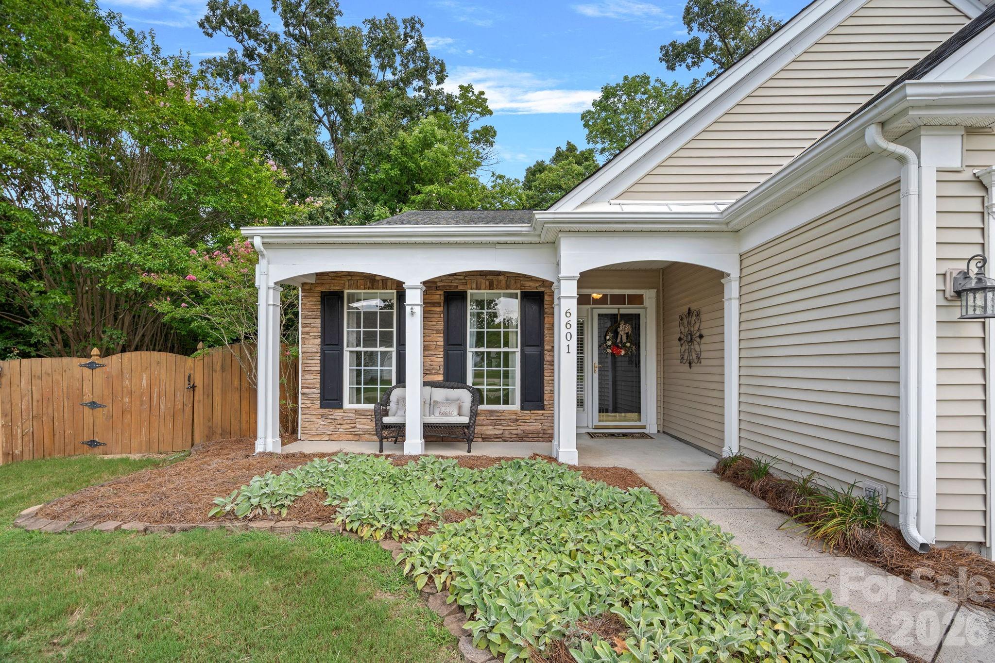 6601 Warbler Wood Court — Charlotte