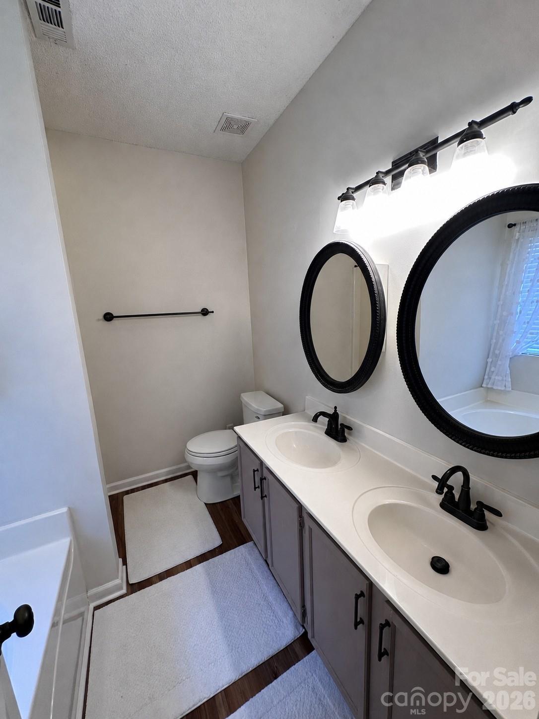 4515 Fox Thorne Drive — Charlotte