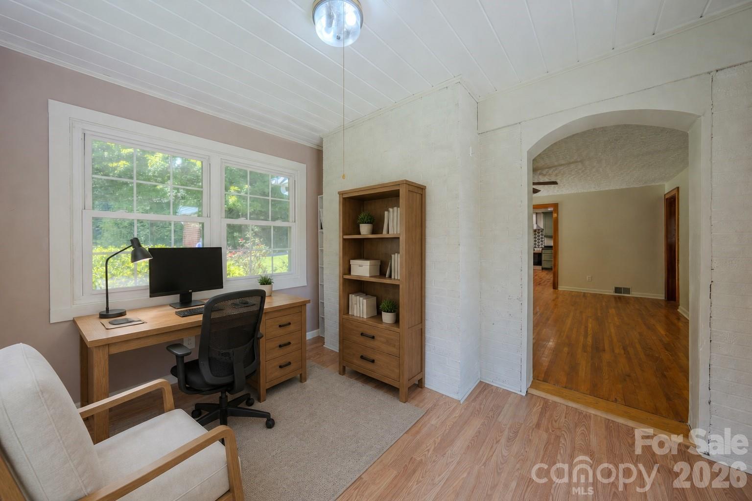 2150 Nc 80 Highway — Bakersville