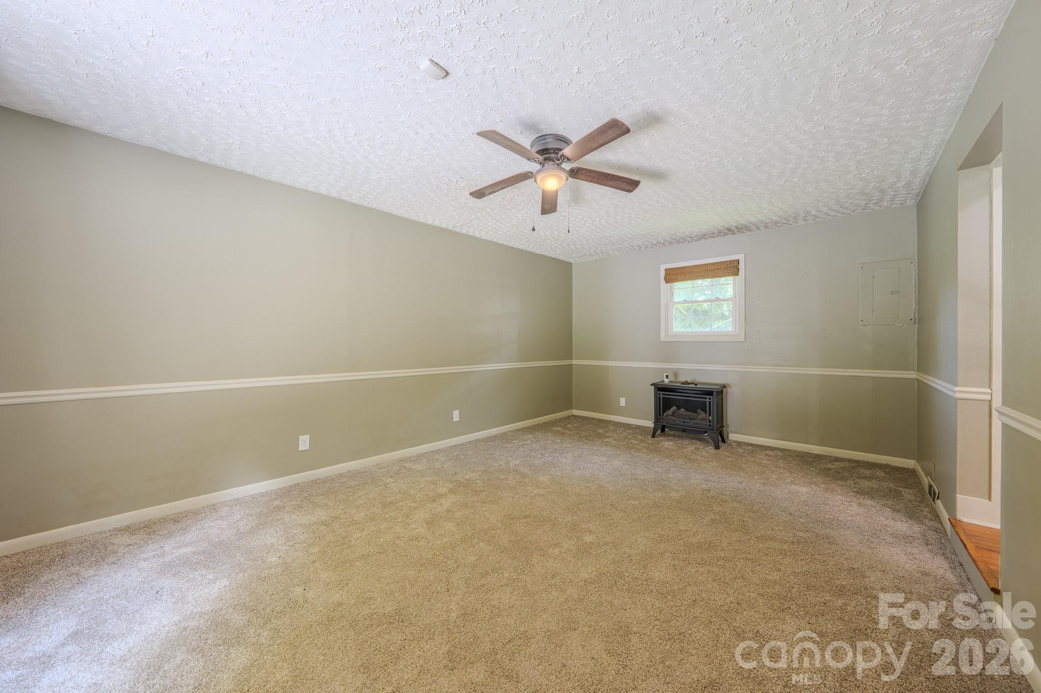 2150 Nc 80 Highway — Bakersville