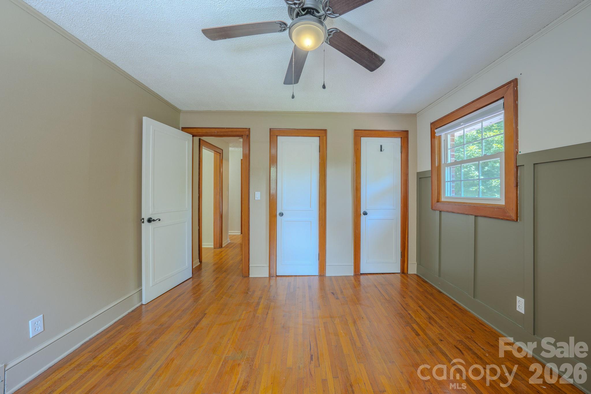 2150 Nc 80 Highway — Bakersville