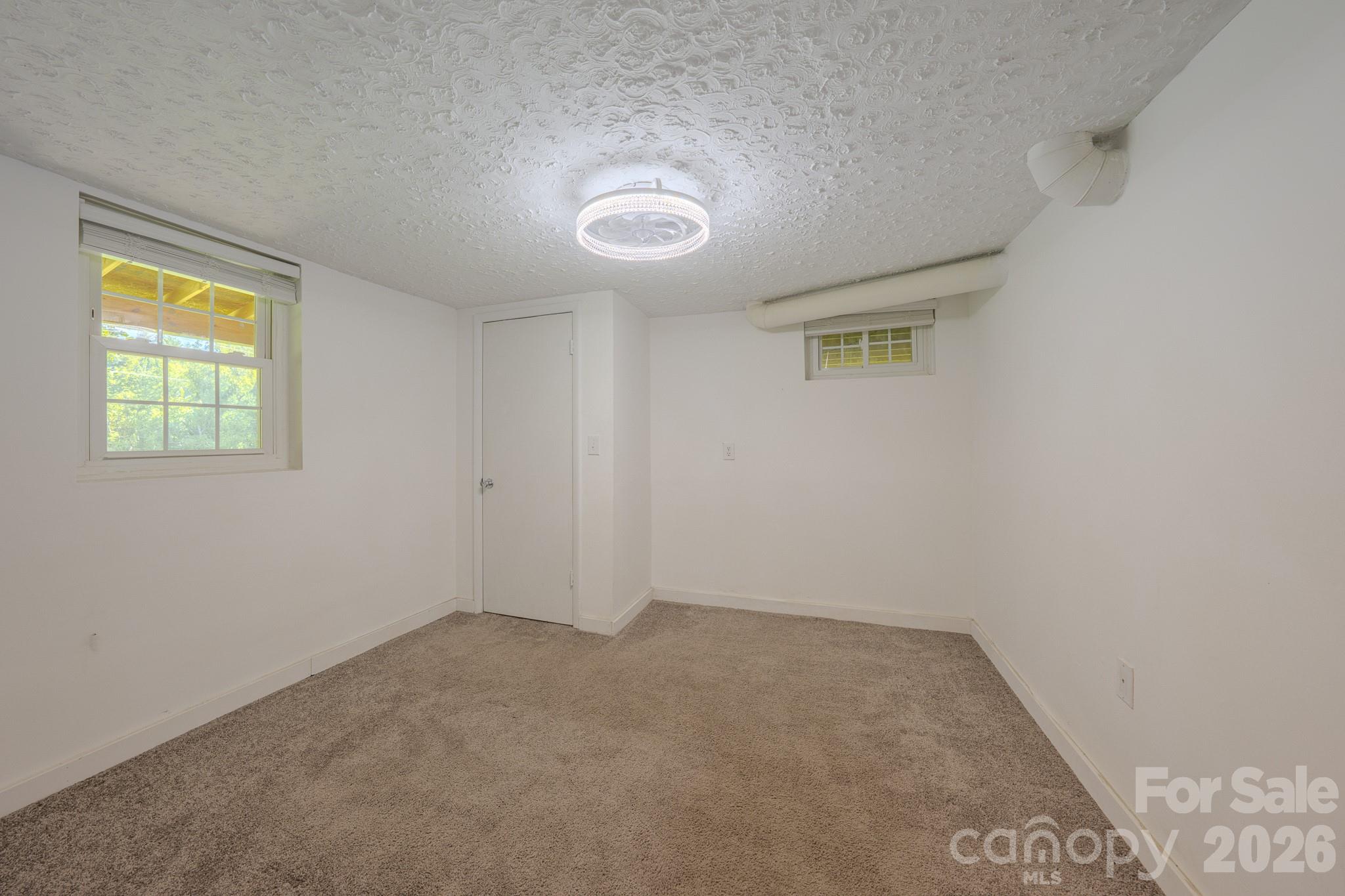 2150 Nc 80 Highway — Bakersville