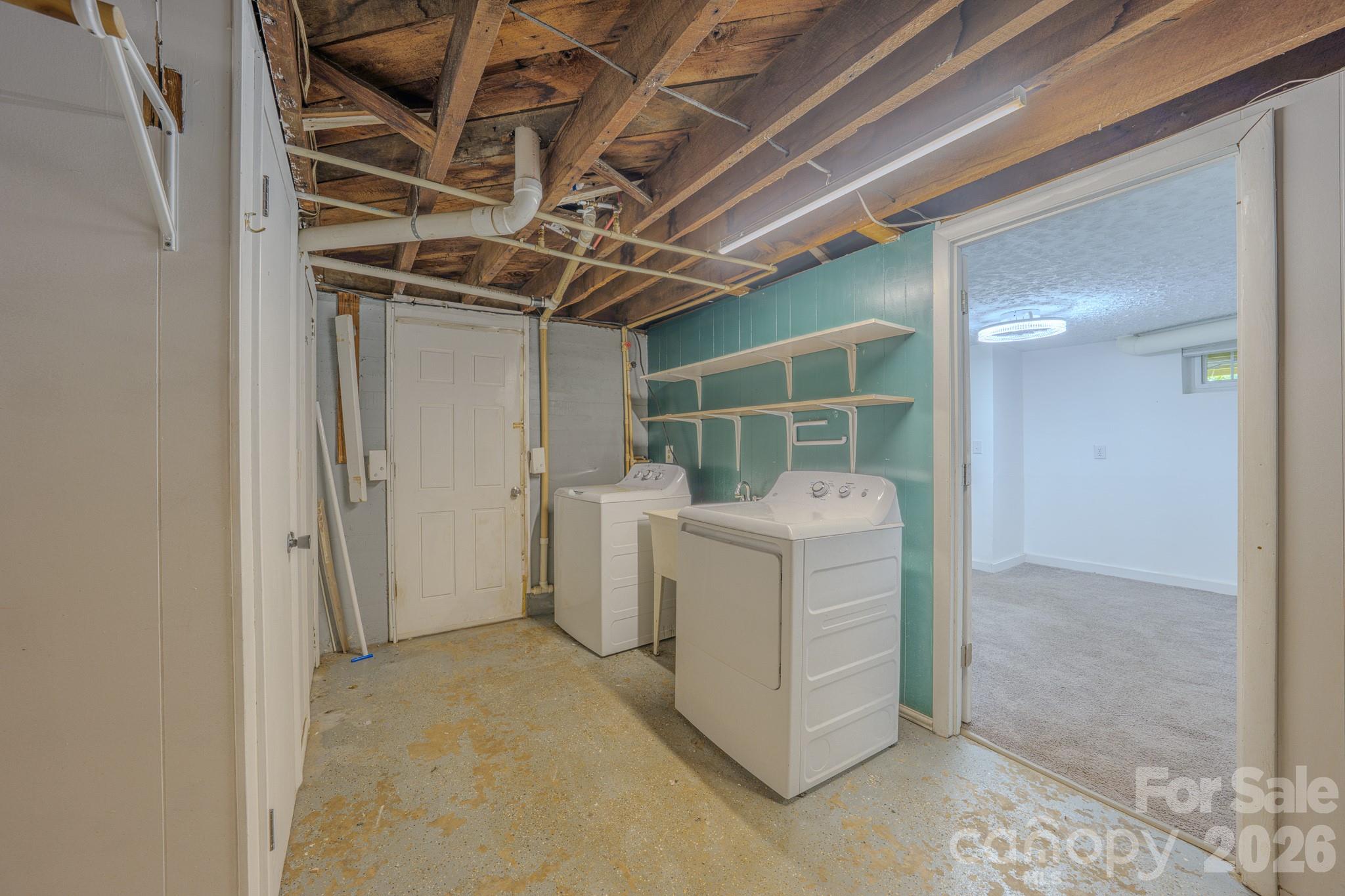 2150 Nc 80 Highway — Bakersville
