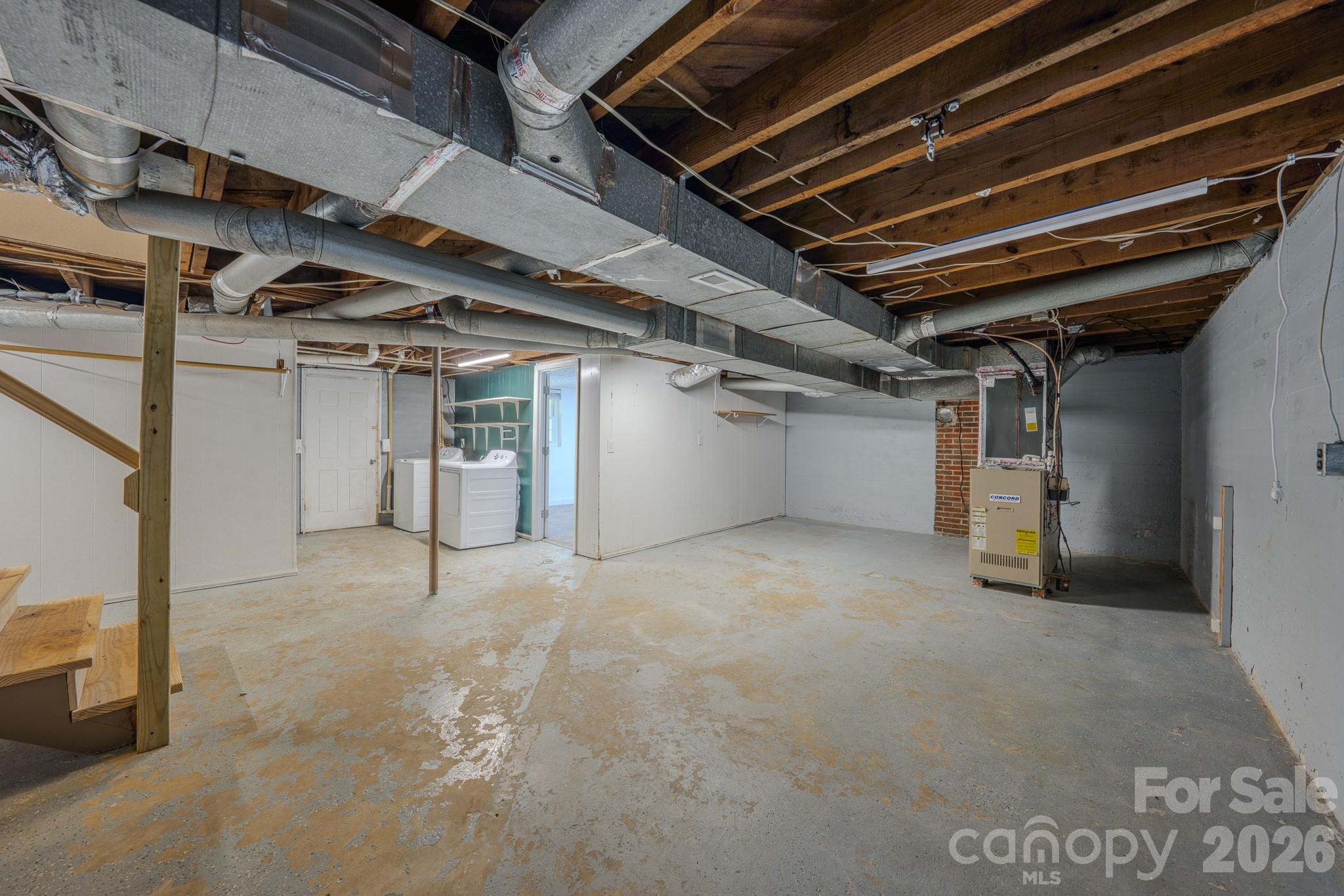 2150 Nc 80 Highway — Bakersville