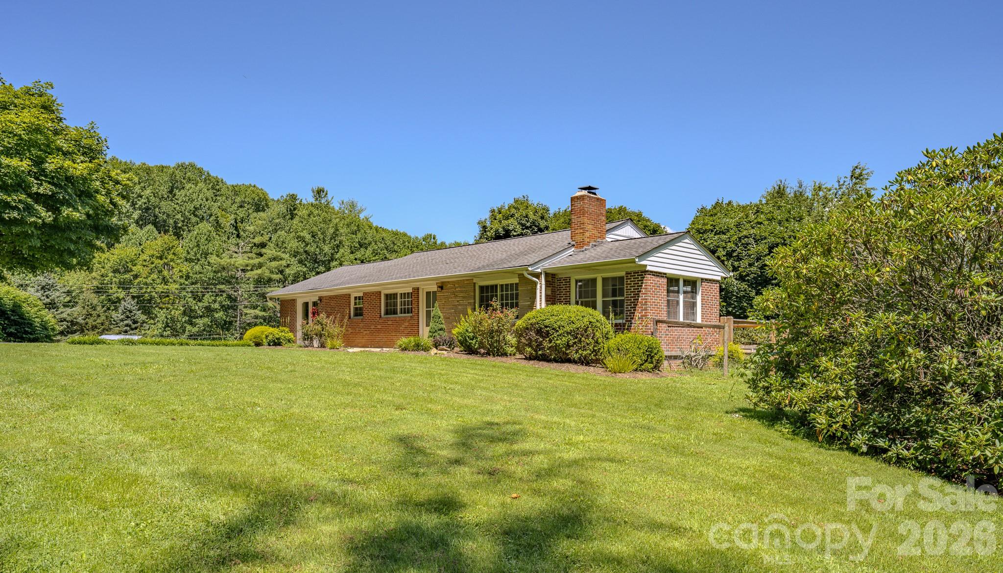 2150 Nc 80 Highway — Bakersville