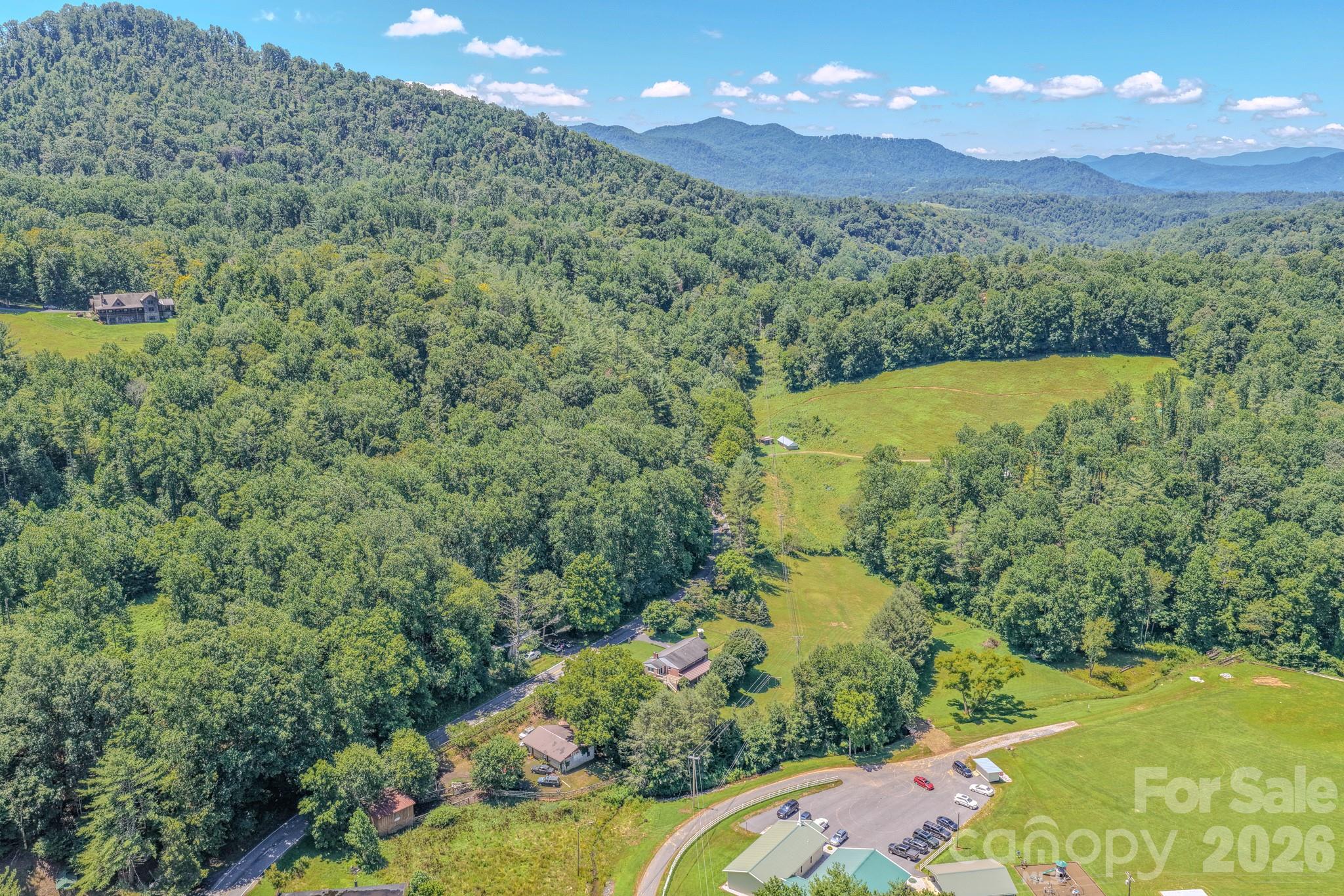 2150 Nc 80 Highway — Bakersville