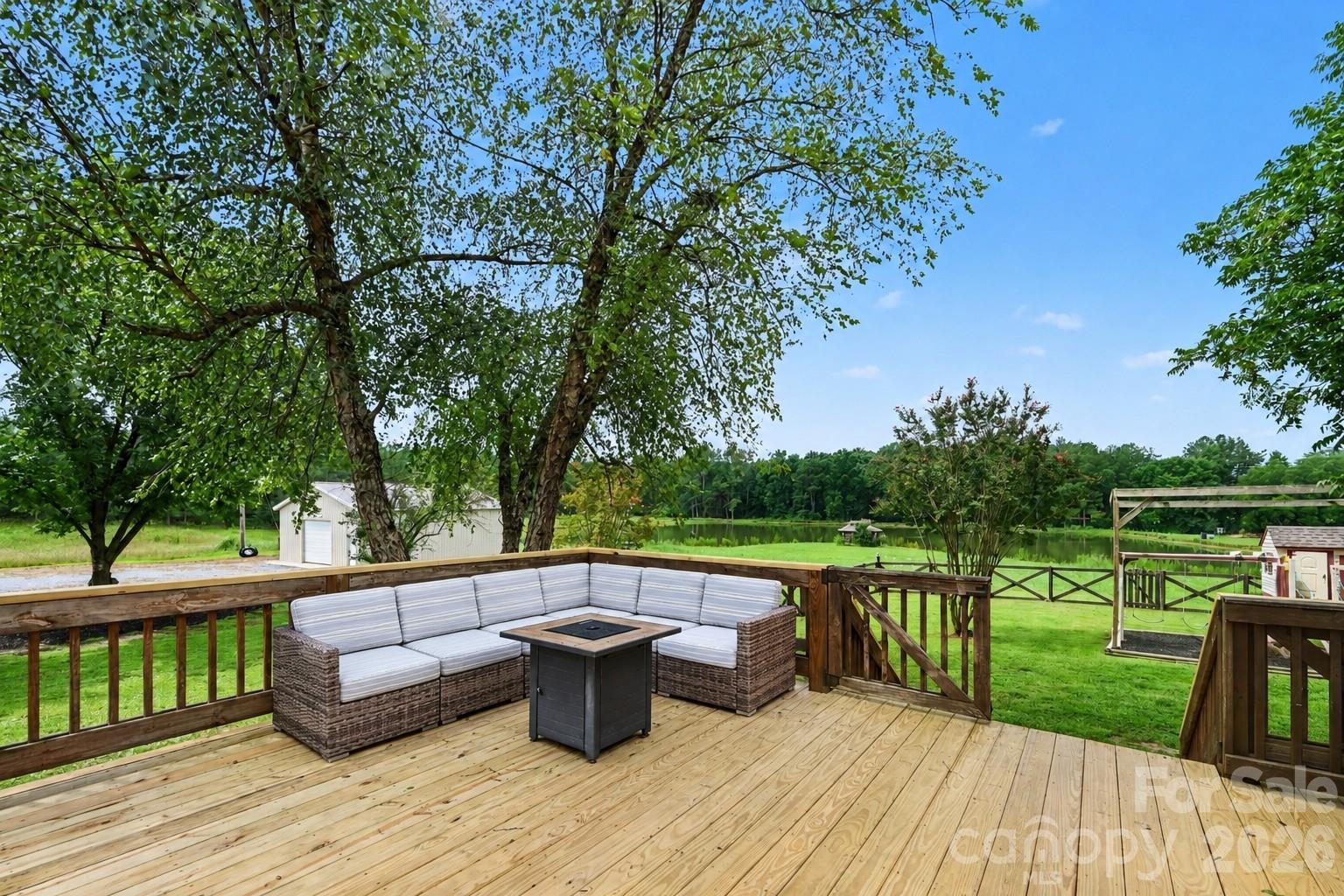 5718 White Store Road — Wingate