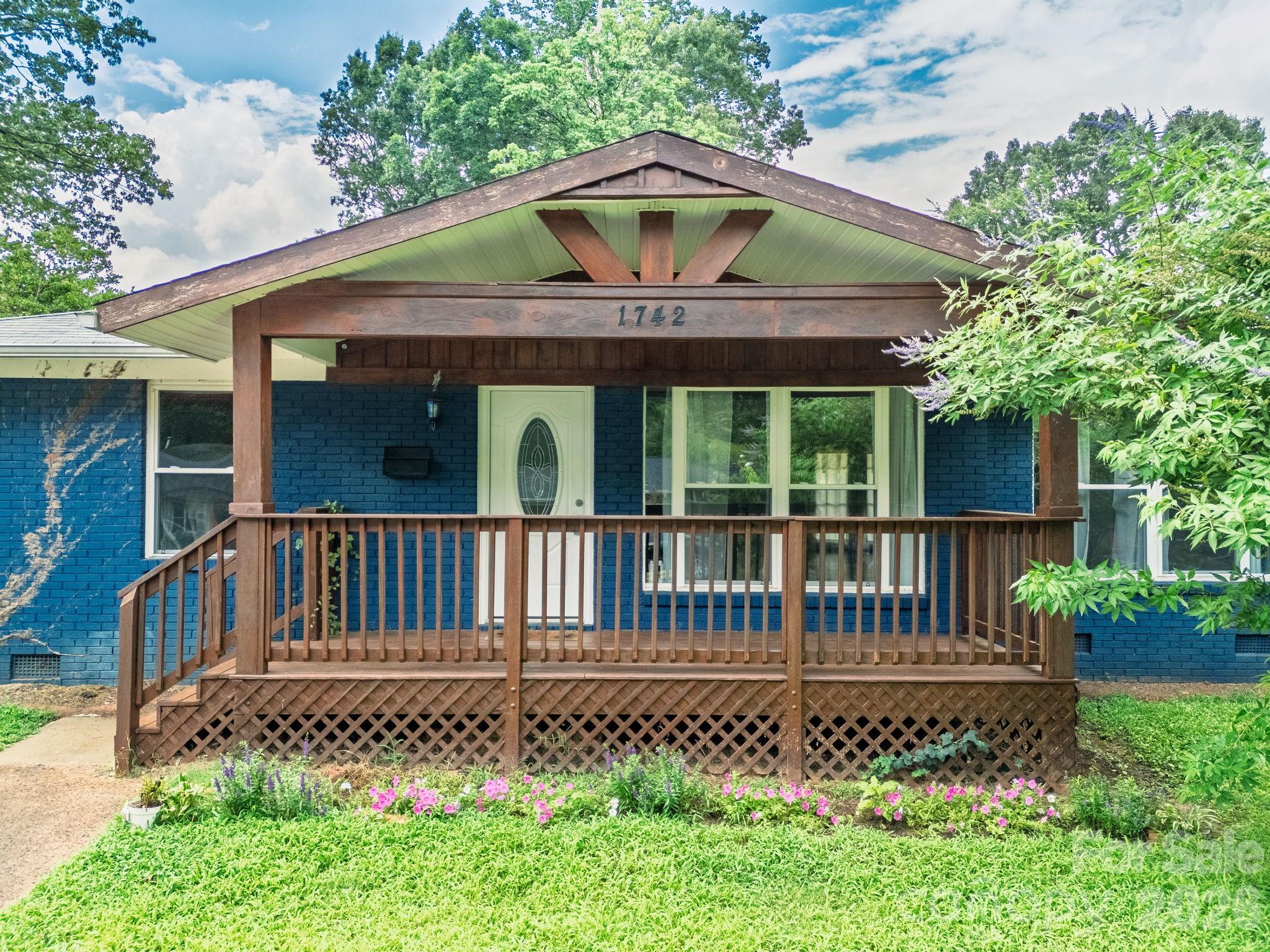 1742 Herrin Avenue — Charlotte