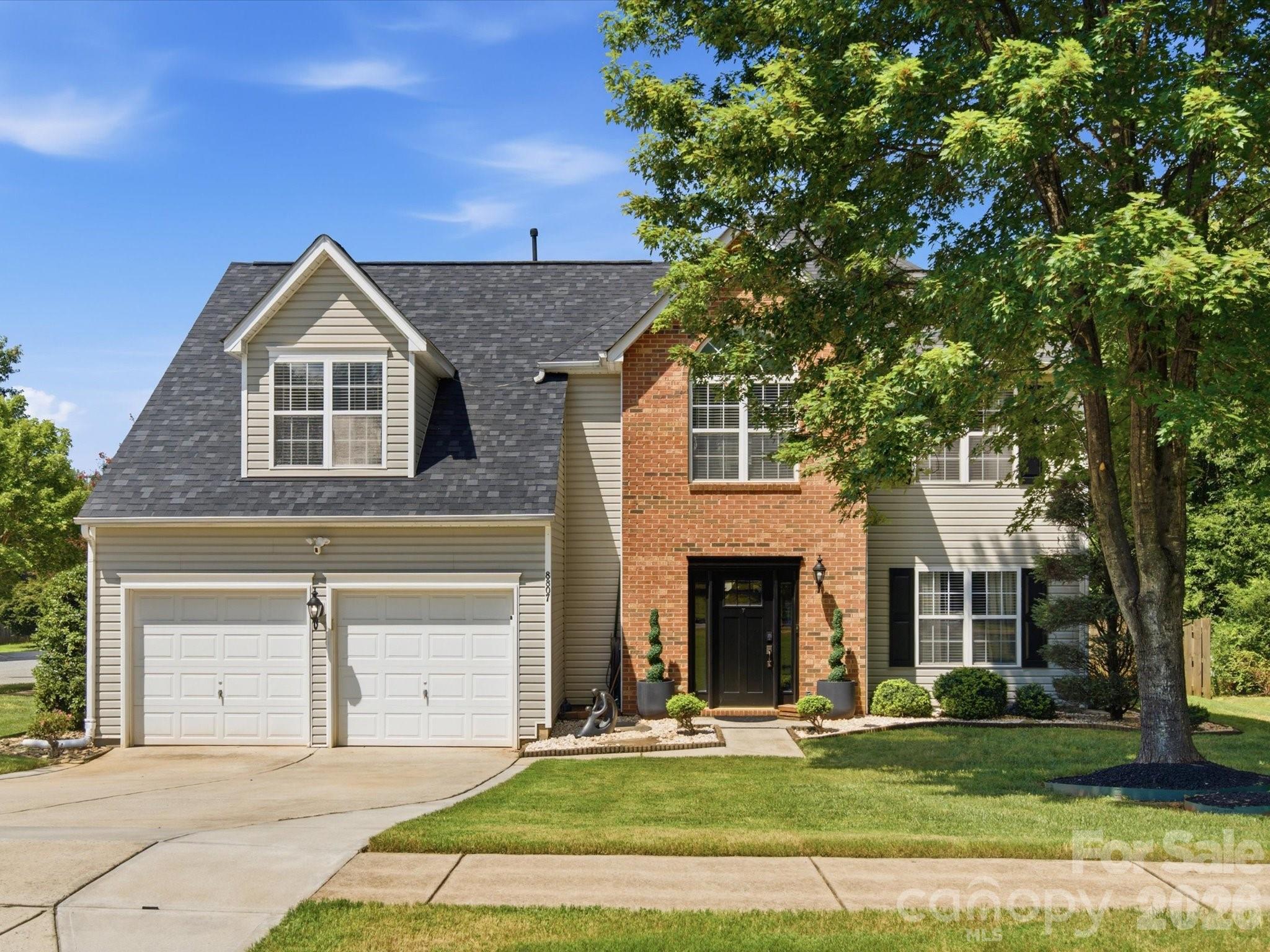 8807 Royal Bluff Drive — Charlotte