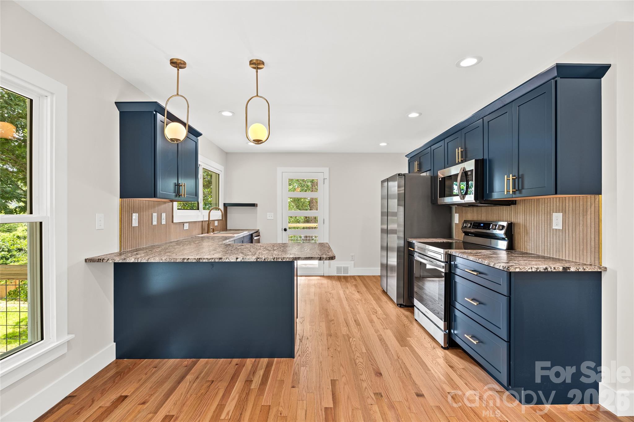 155 Oak Terrace — Arden