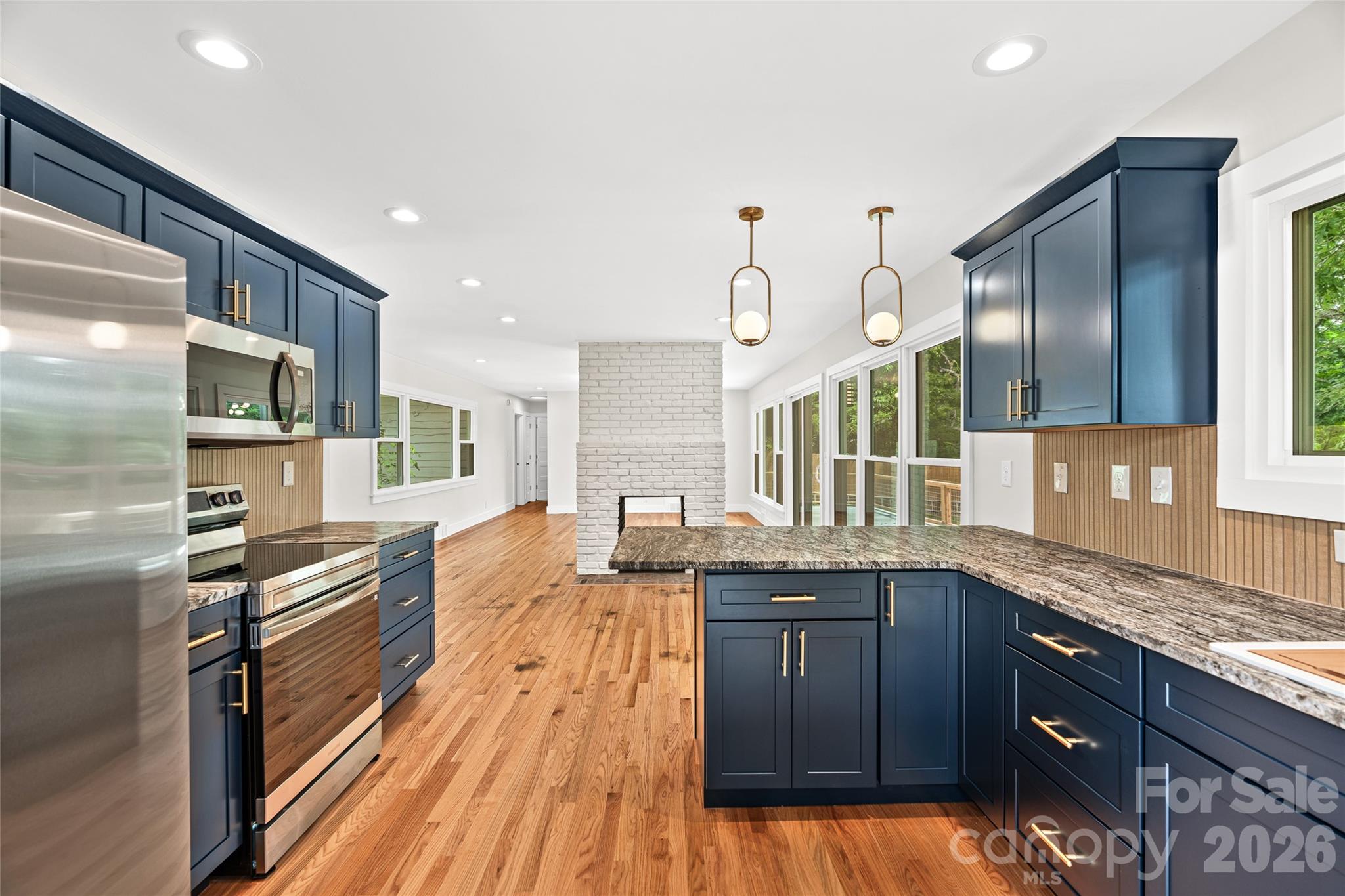 155 Oak Terrace — Arden