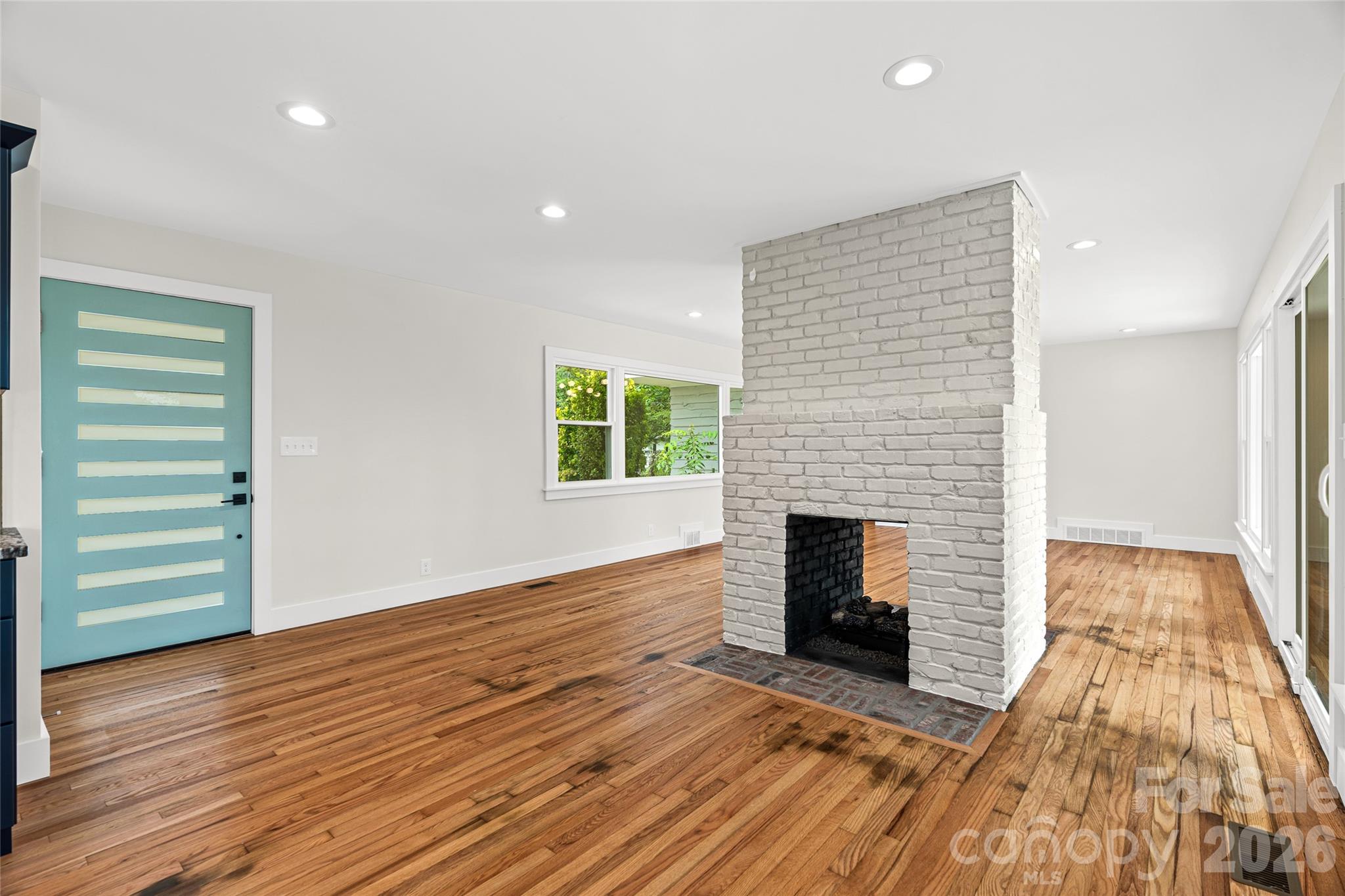 155 Oak Terrace — Arden