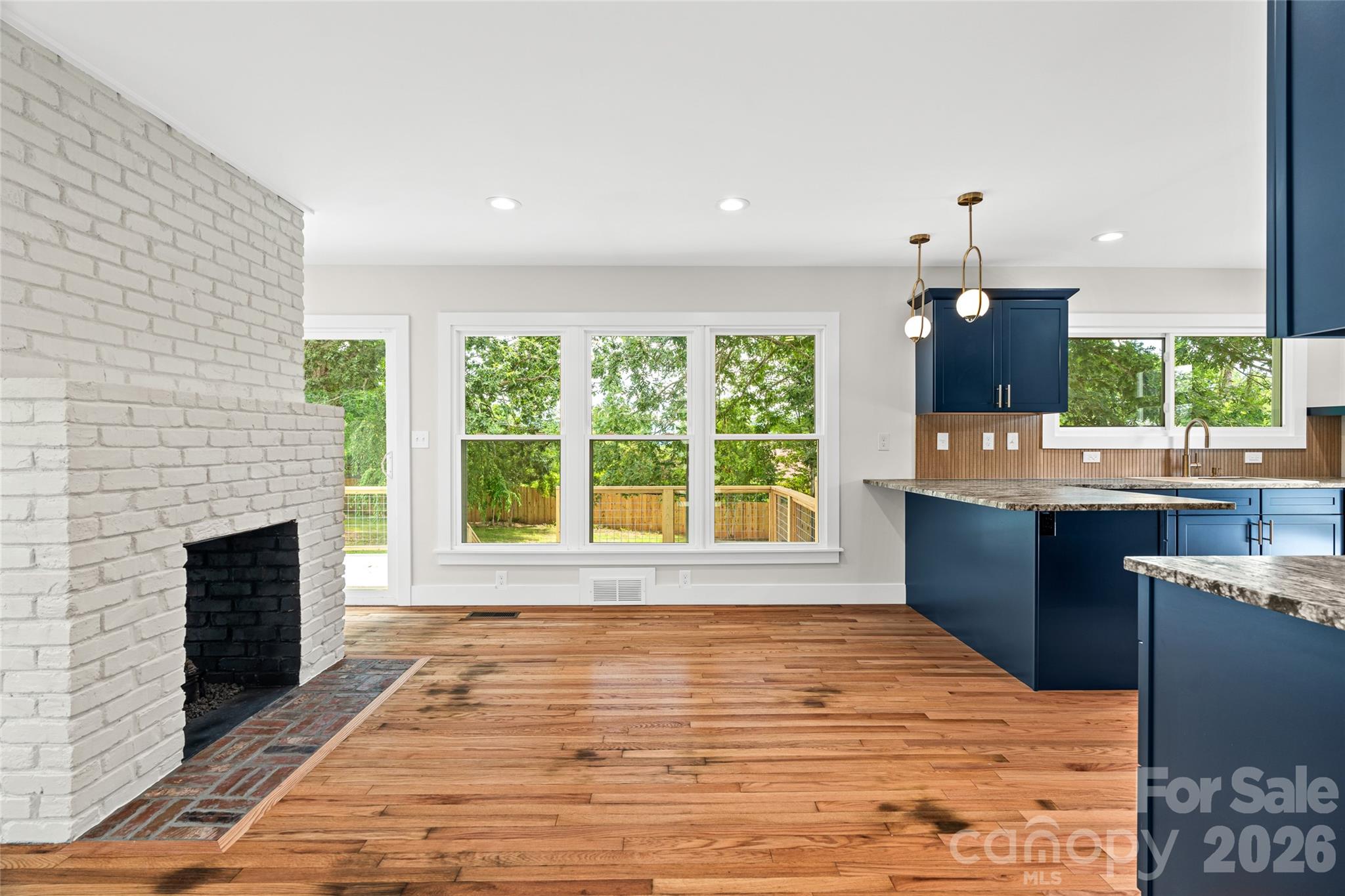 155 Oak Terrace — Arden