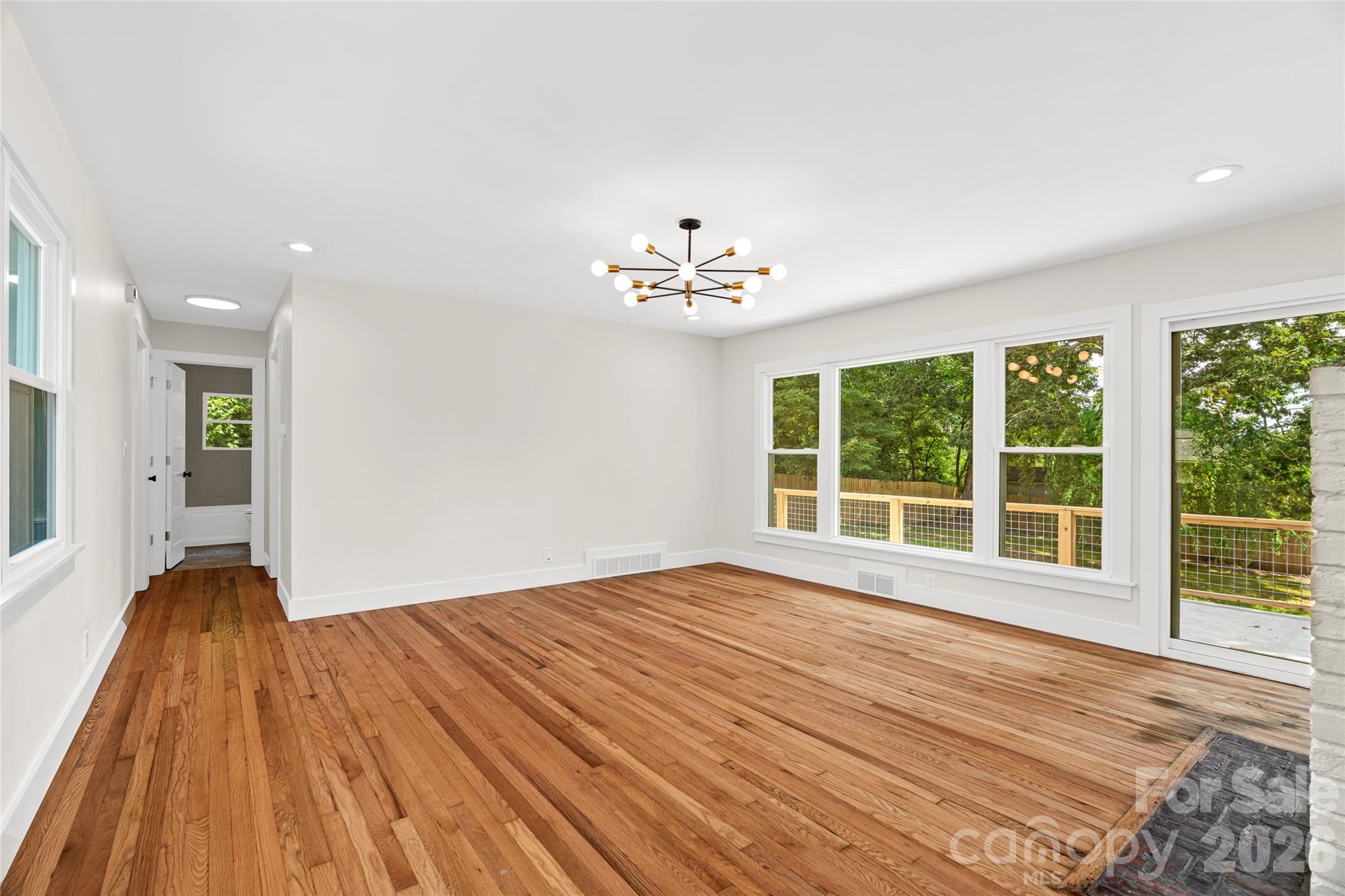 155 Oak Terrace — Arden