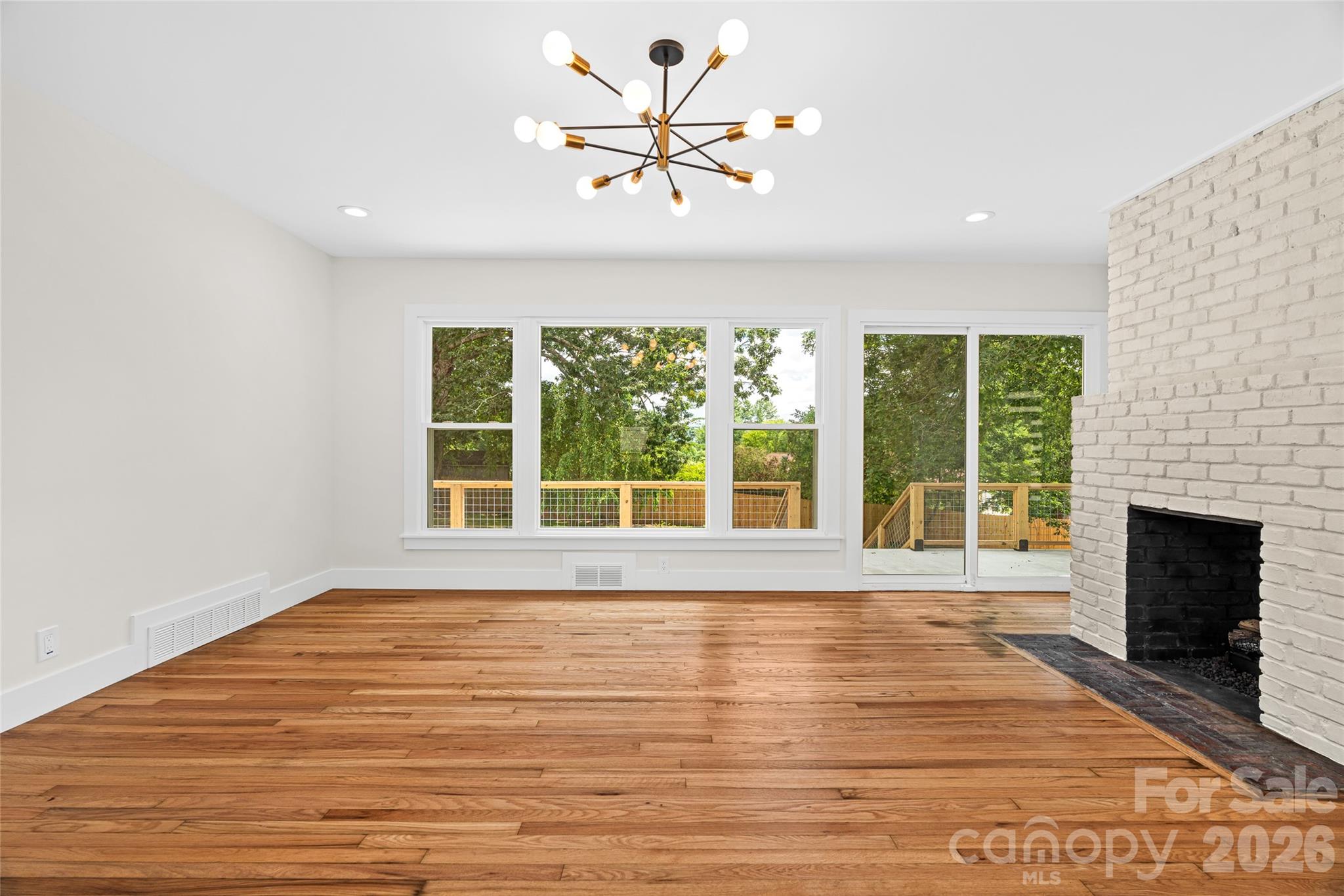 155 Oak Terrace — Arden