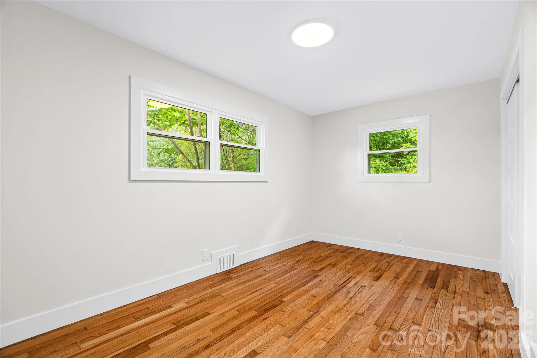 155 Oak Terrace — Arden