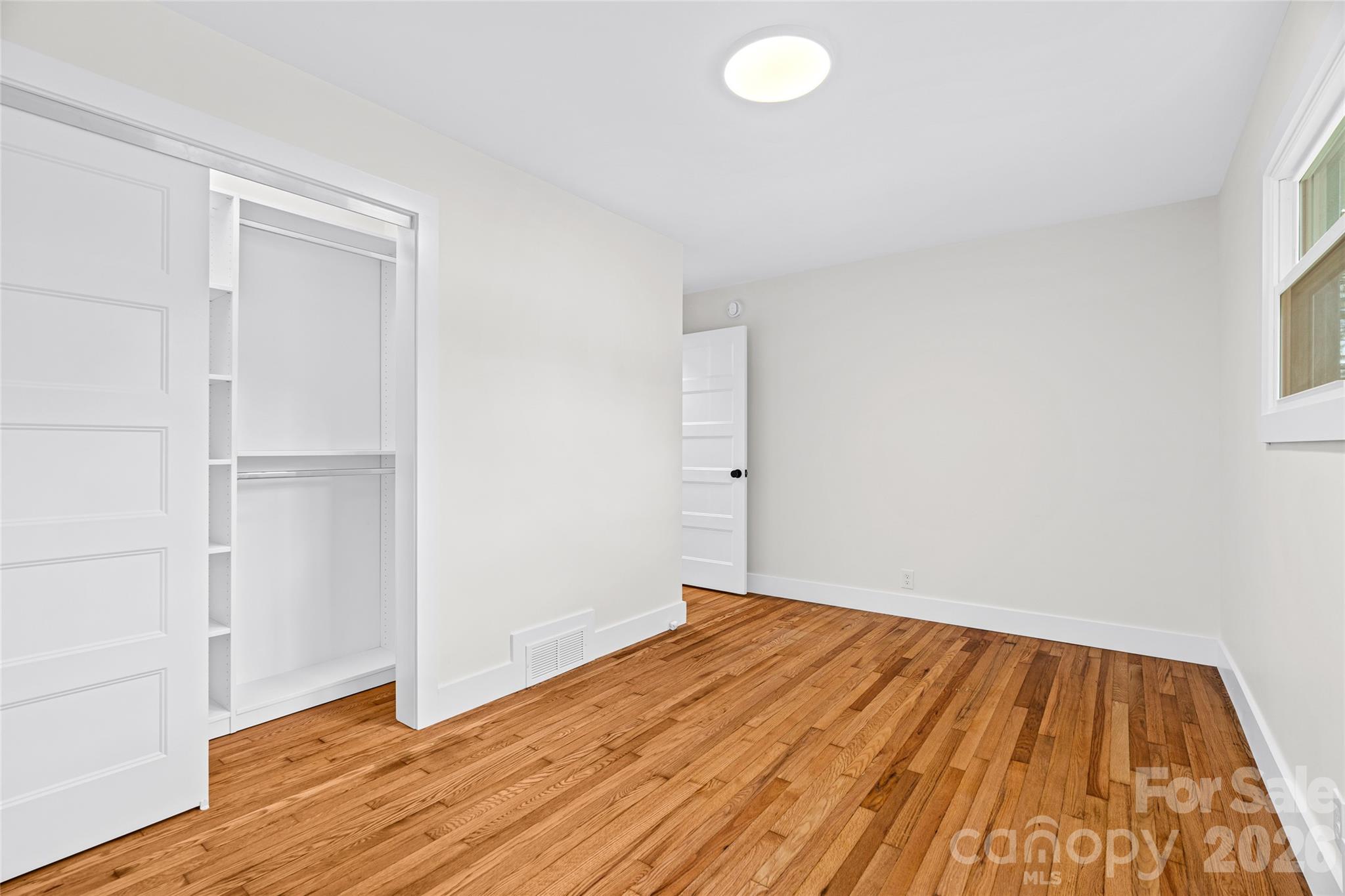 155 Oak Terrace — Arden