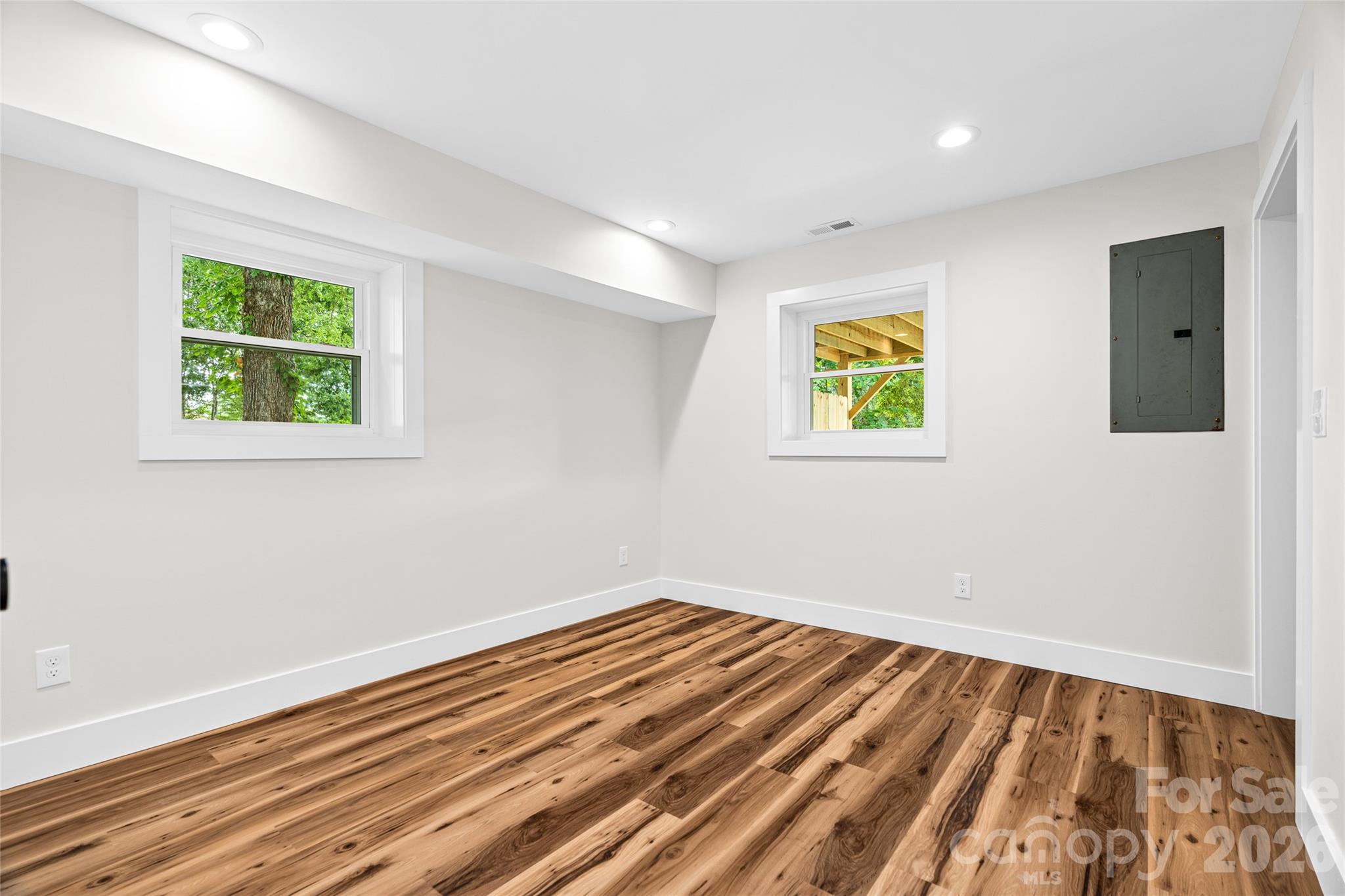 155 Oak Terrace — Arden