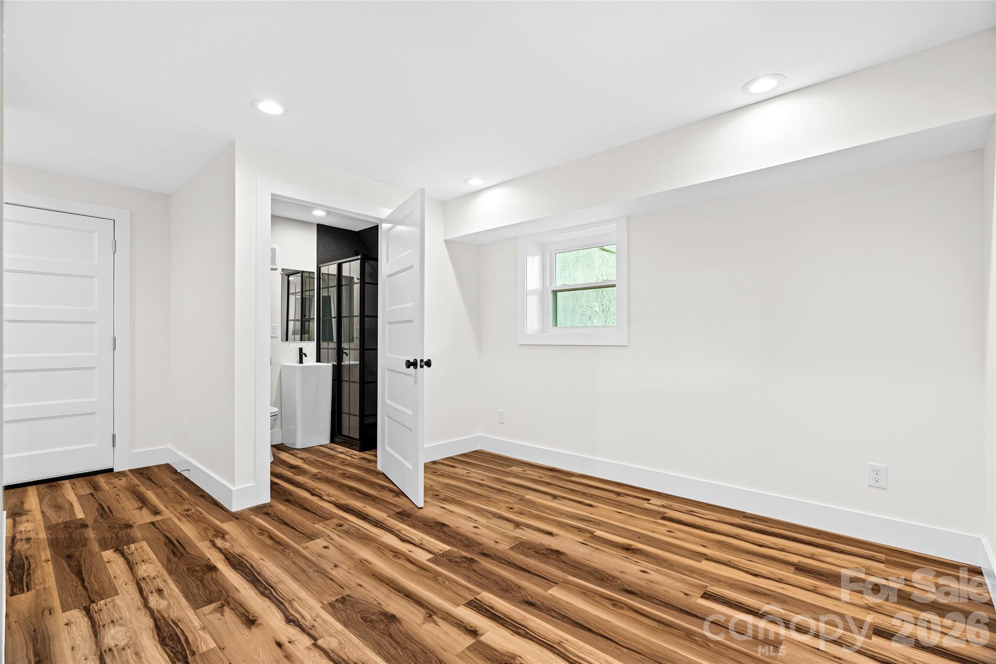 155 Oak Terrace — Arden