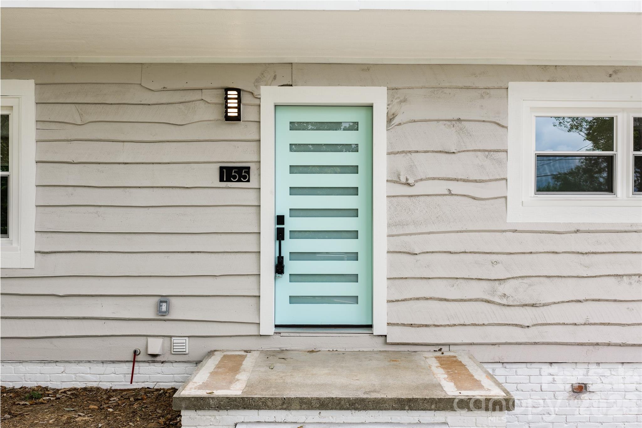 155 Oak Terrace — Arden