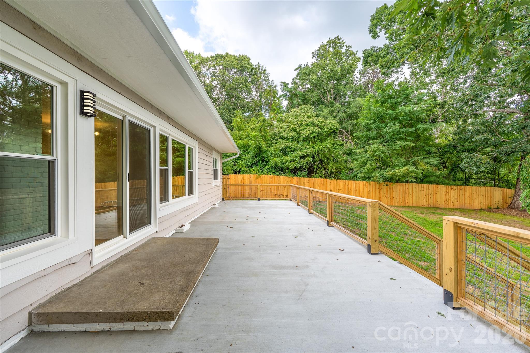 155 Oak Terrace — Arden