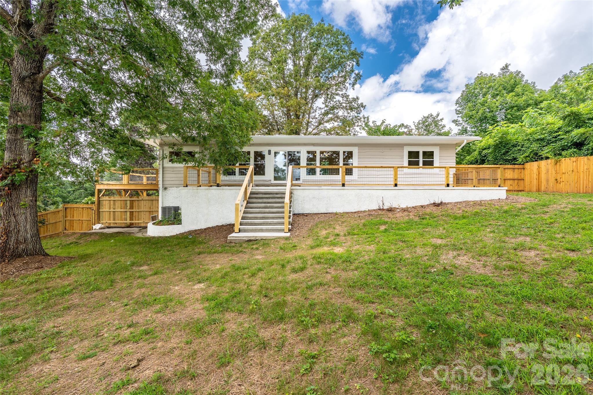 155 Oak Terrace — Arden