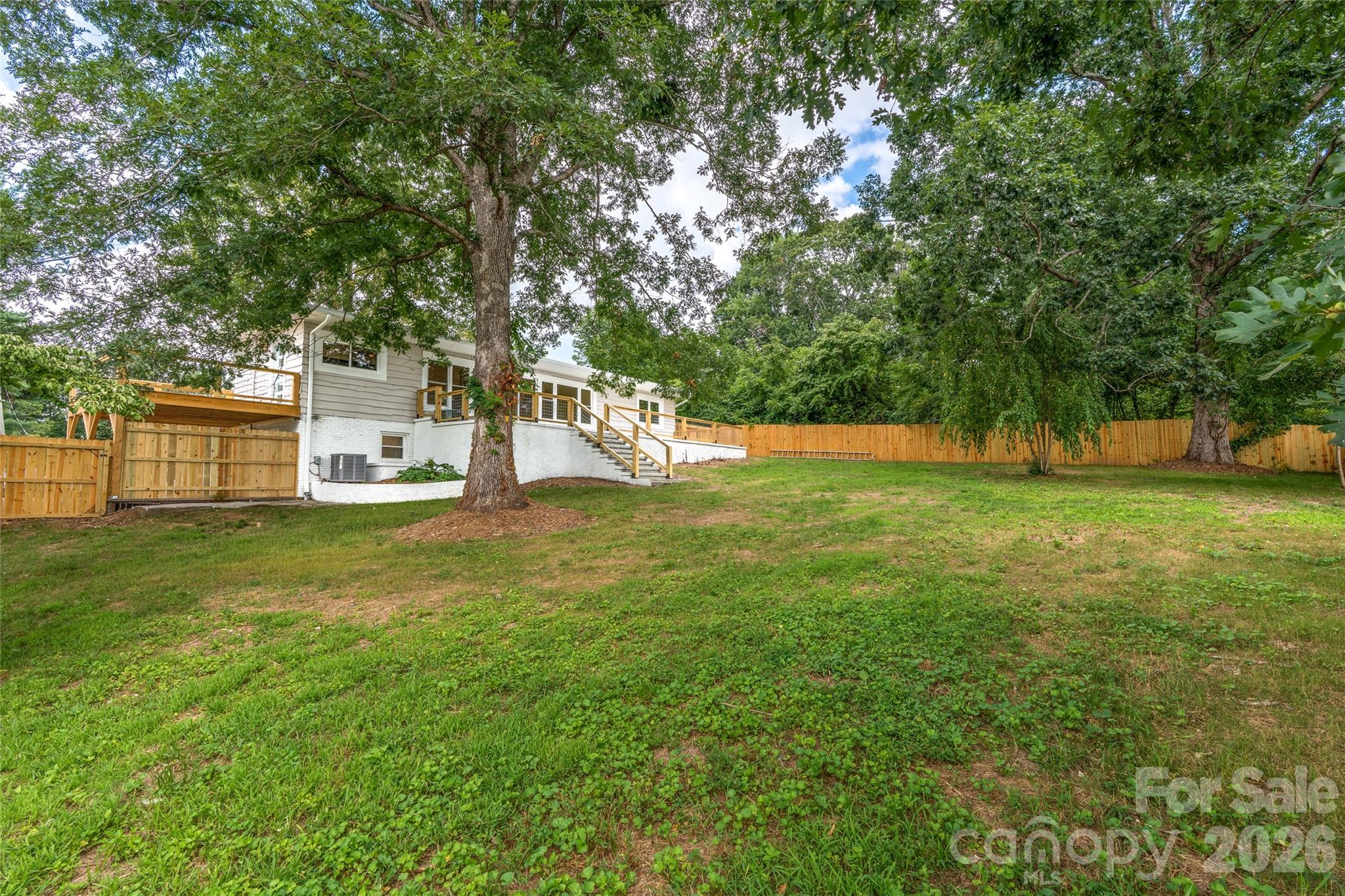 155 Oak Terrace — Arden
