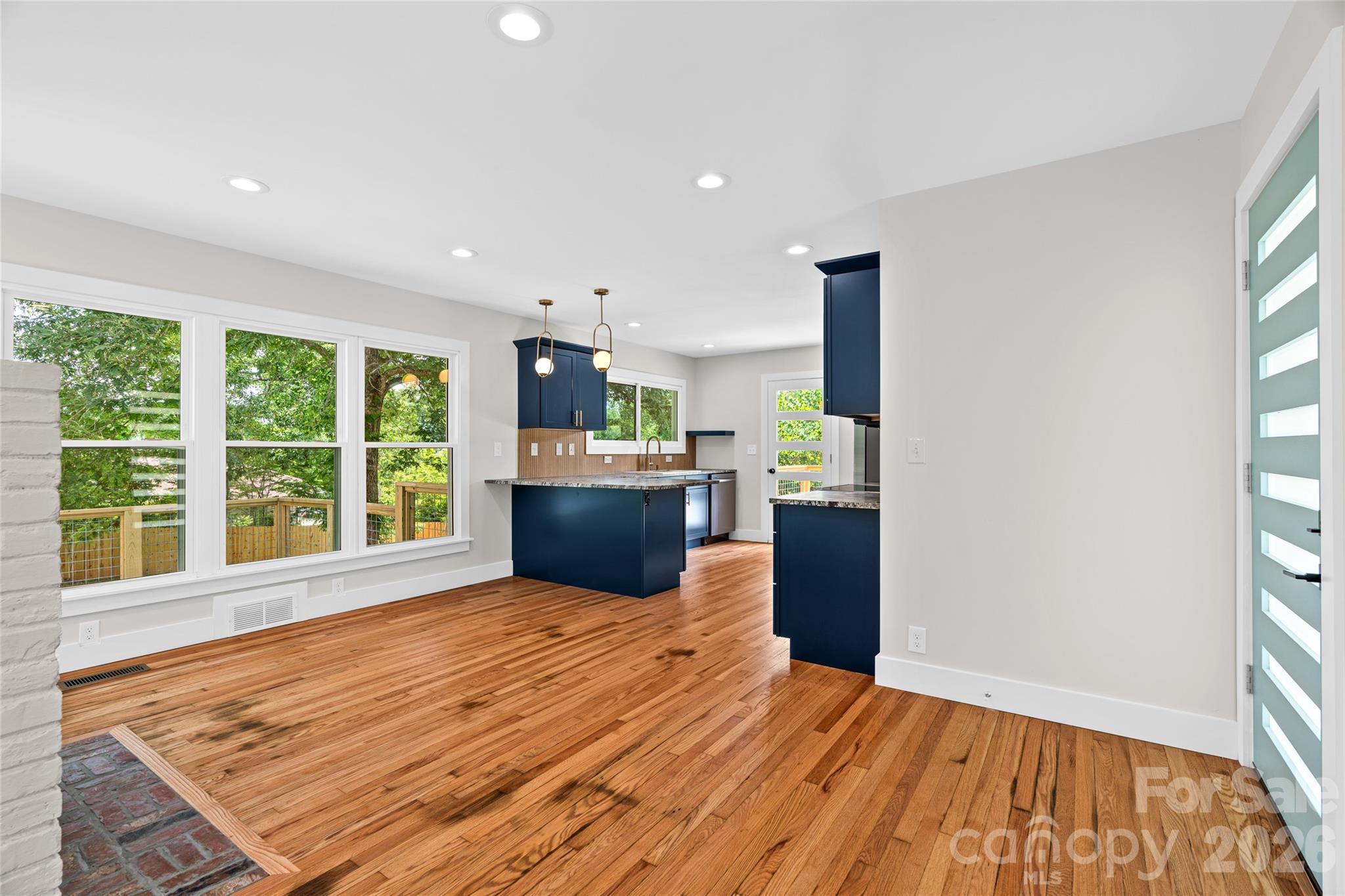 155 Oak Terrace — Arden