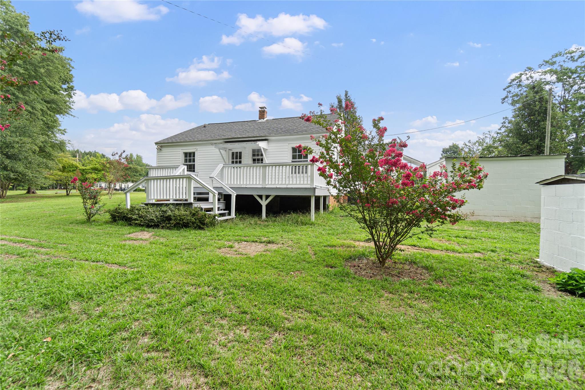 842 Moores Lake Road — Wadesboro