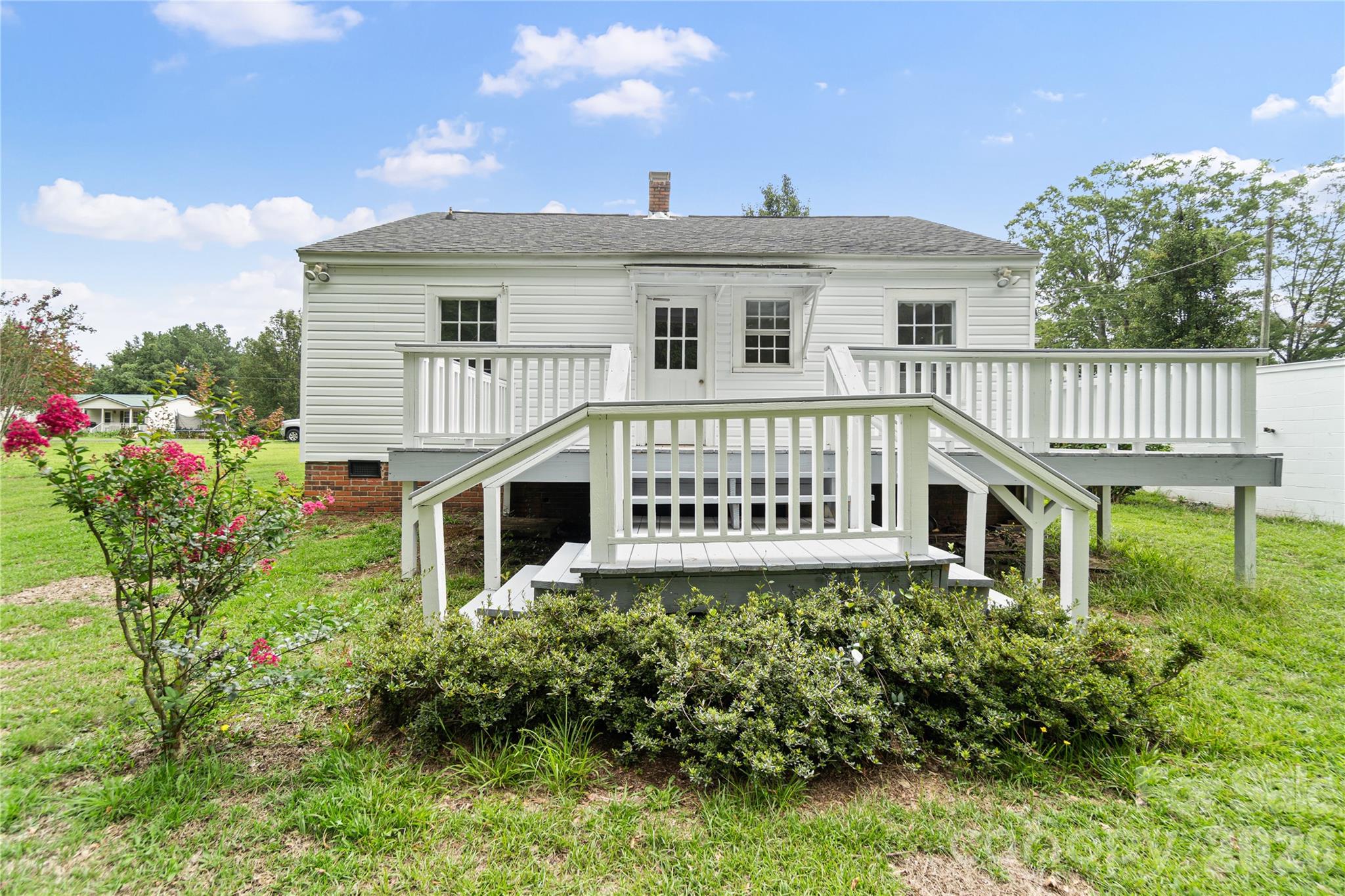 842 Moores Lake Road — Wadesboro