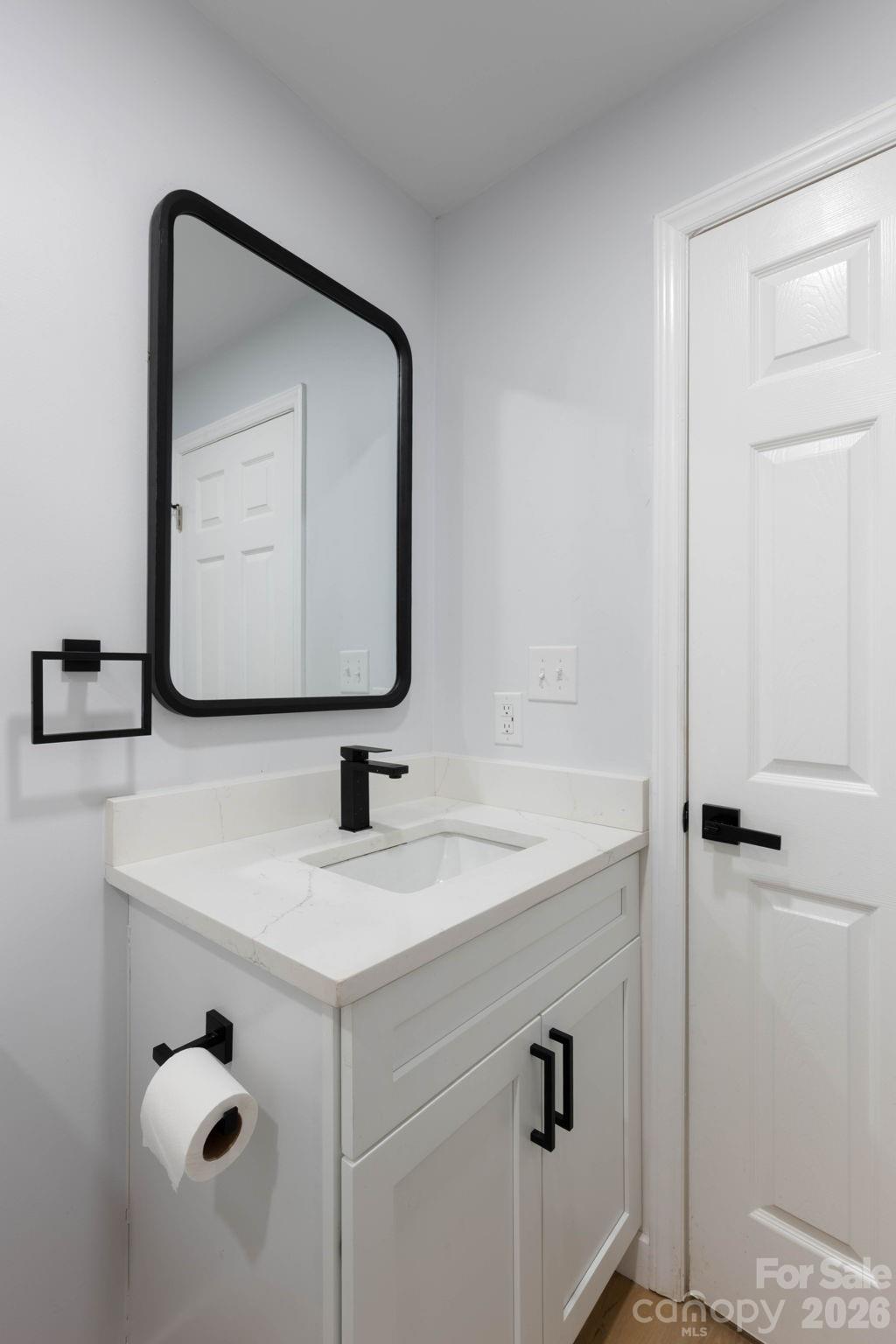 615 E Saunders Avenue — Newton
