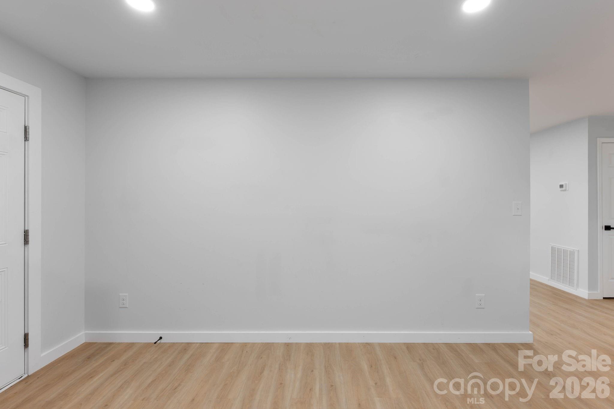 615 E Saunders Avenue — Newton