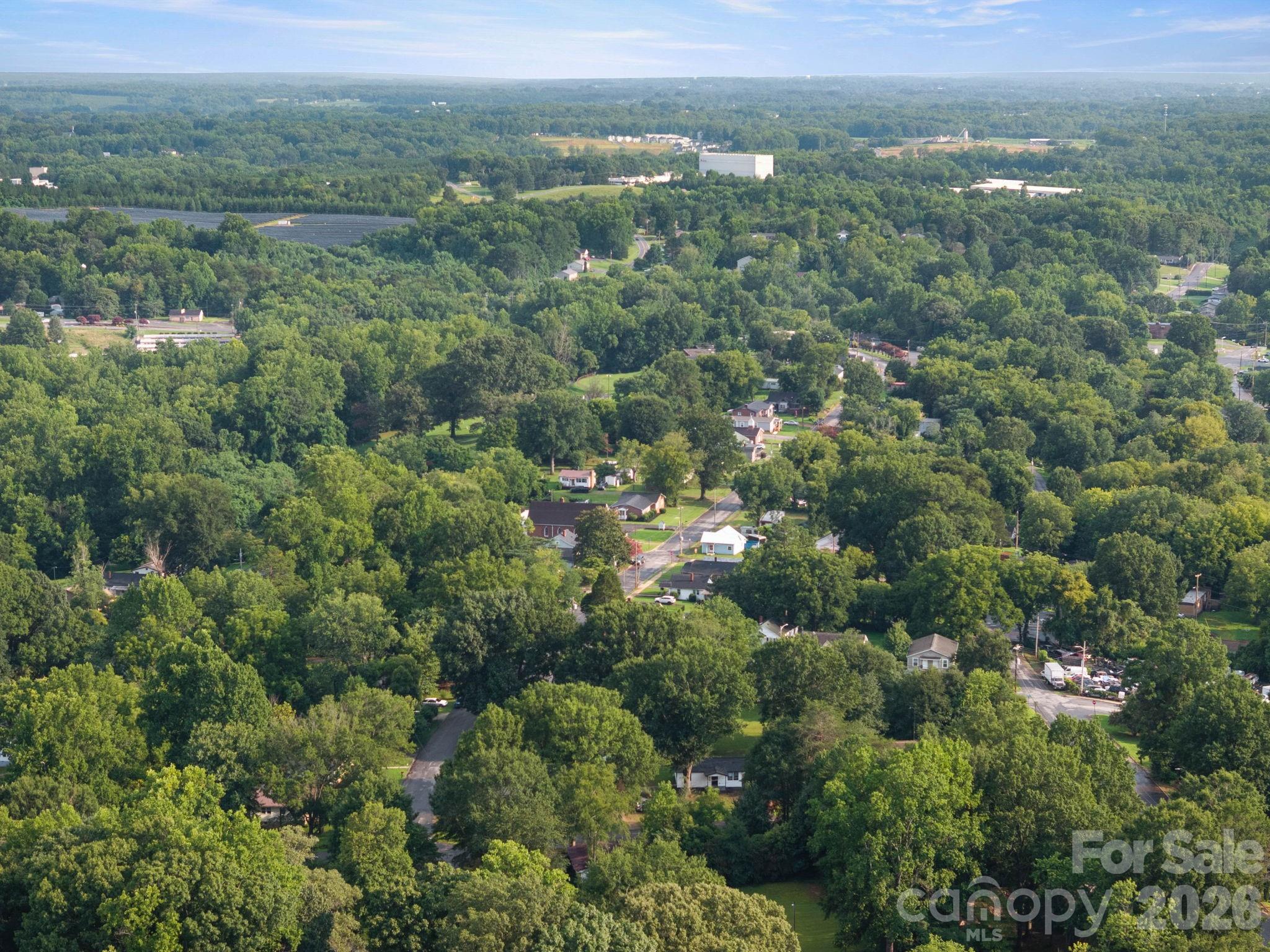 615 E Saunders Avenue — Newton