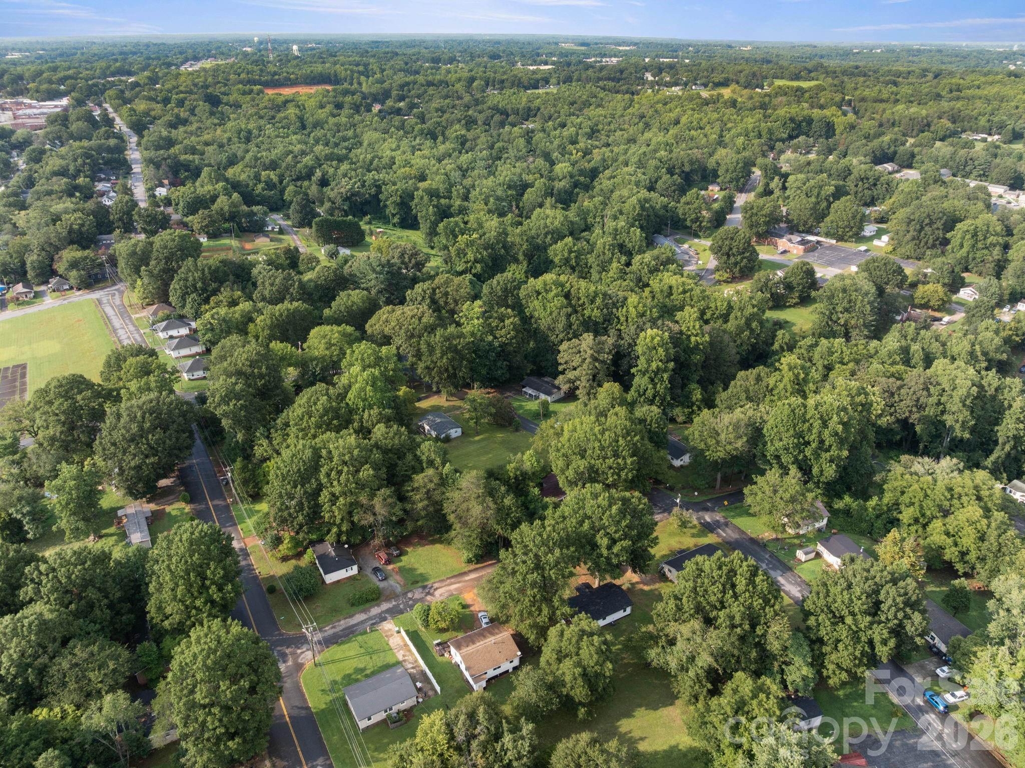 615 E Saunders Avenue — Newton